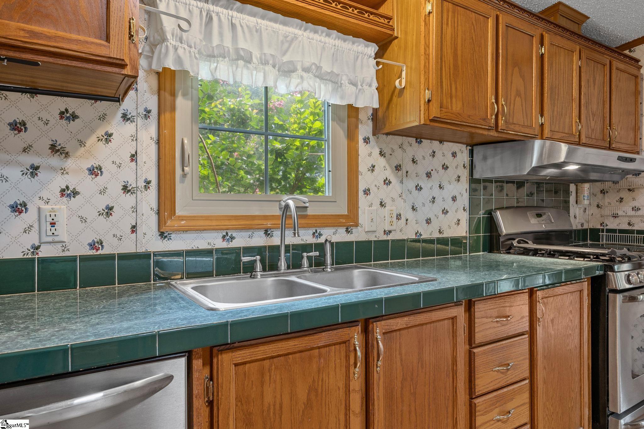 995 Foster Road Property Photo 29