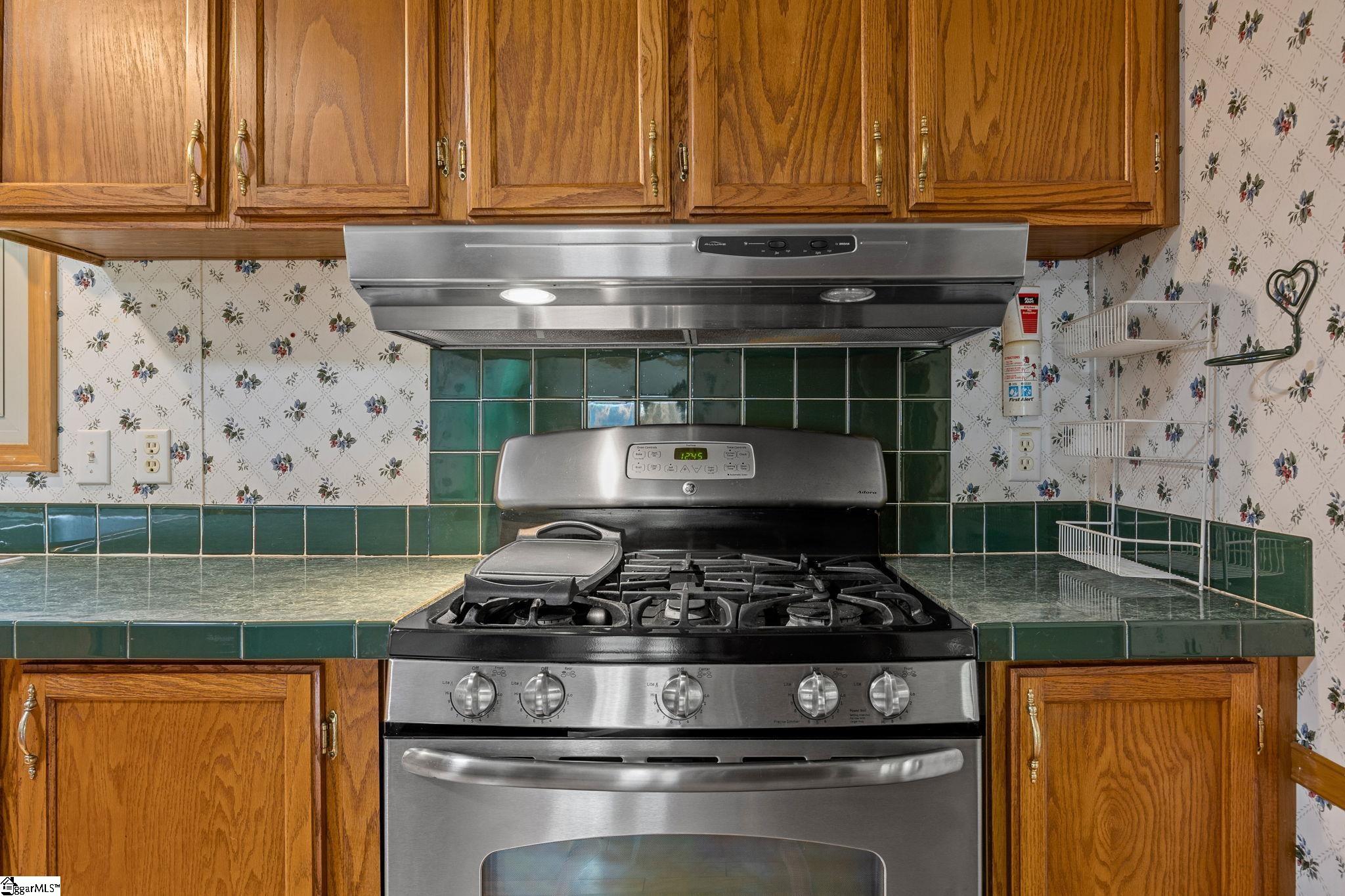 995 Foster Road Property Photo 30