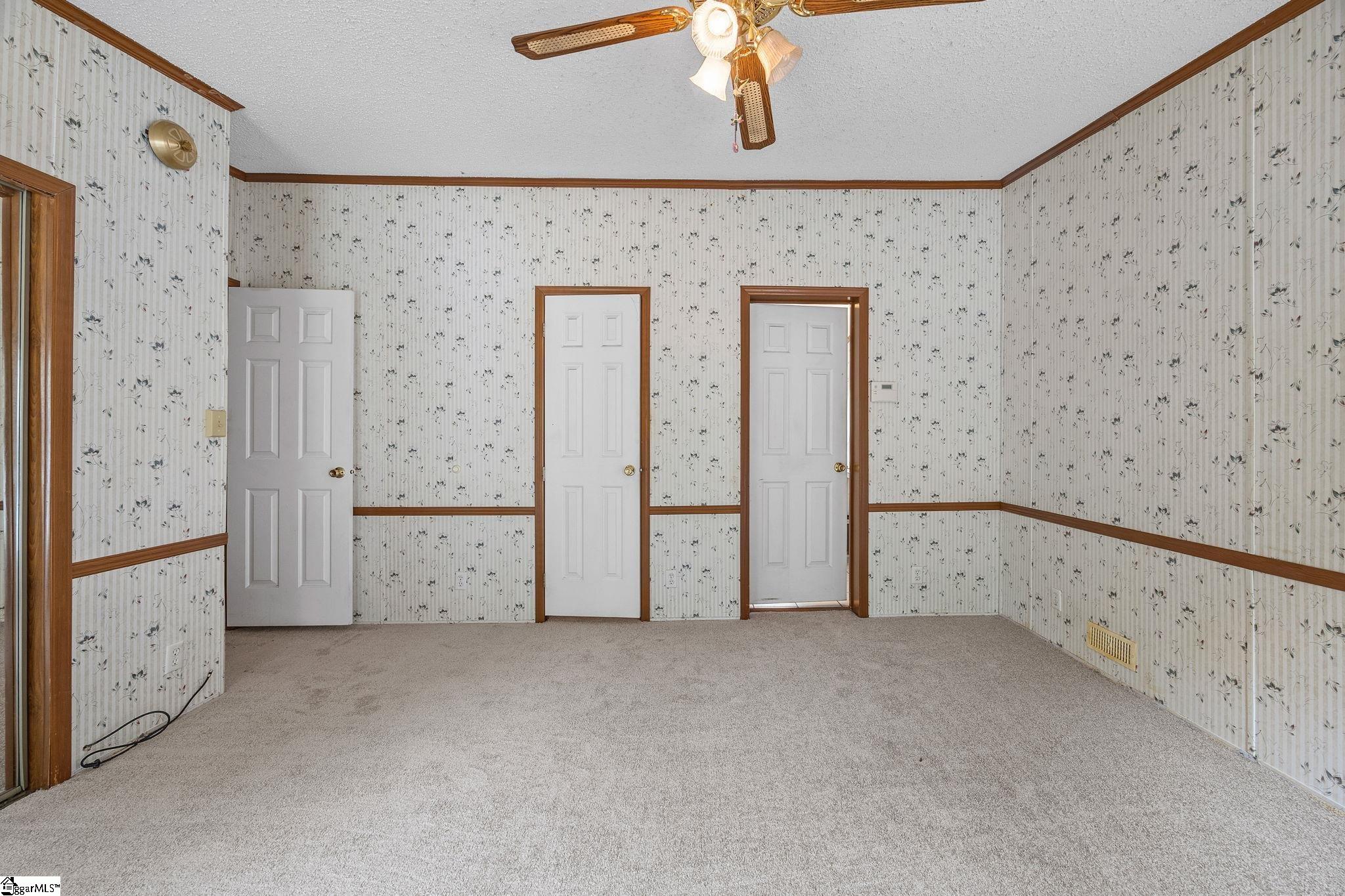 995 Foster Road Property Photo 32