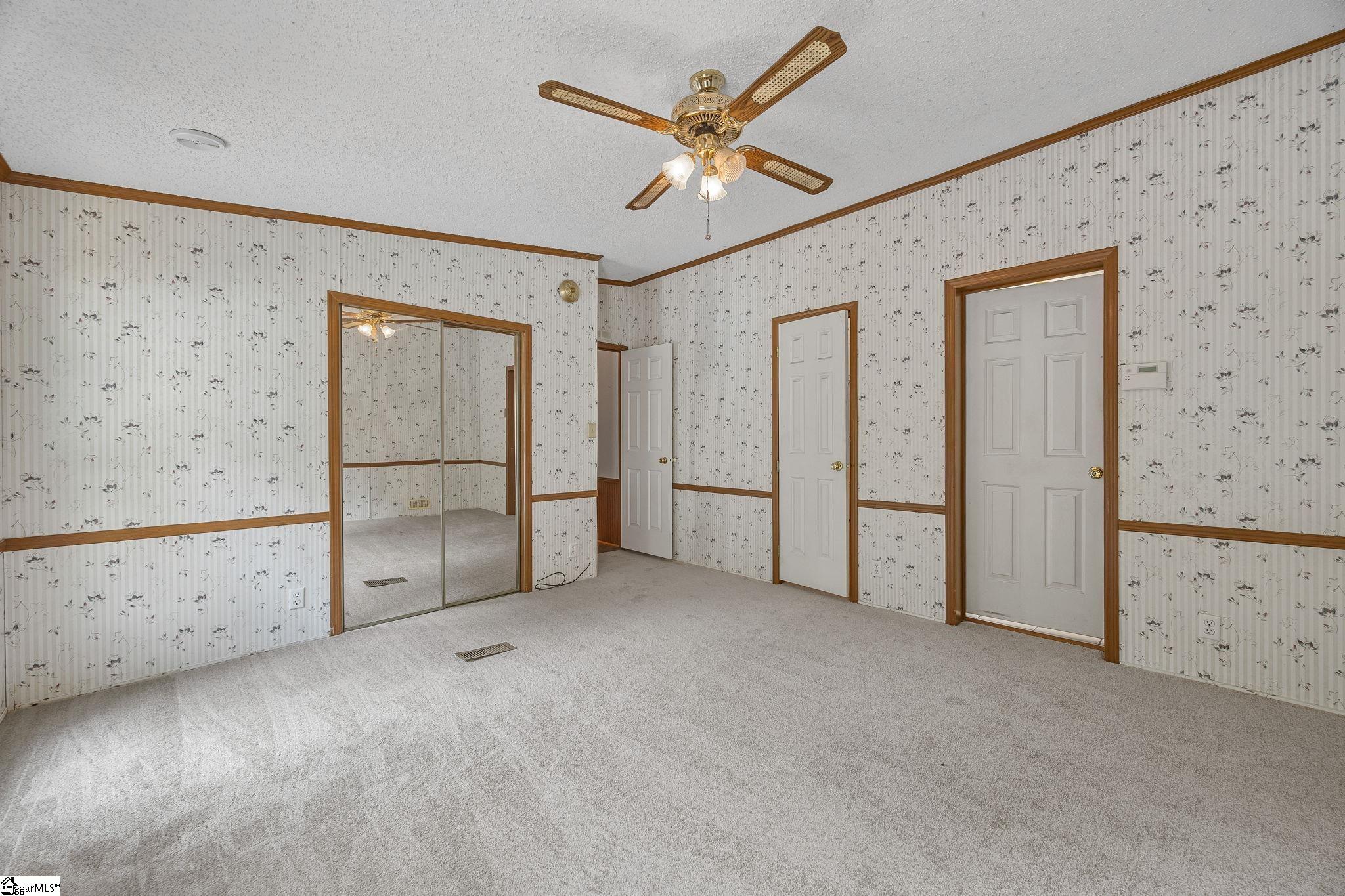 995 Foster Road Property Photo 33