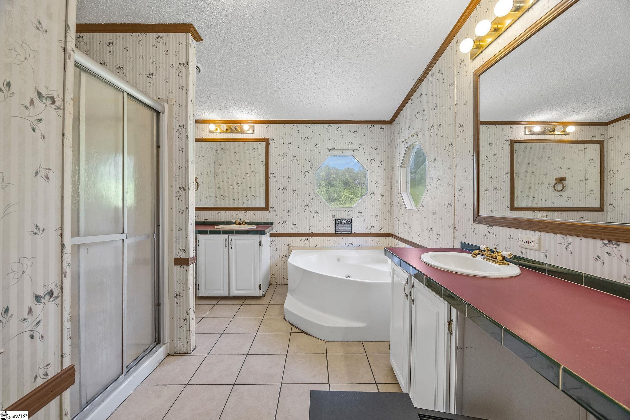 995 Foster Road Property Photo 34
