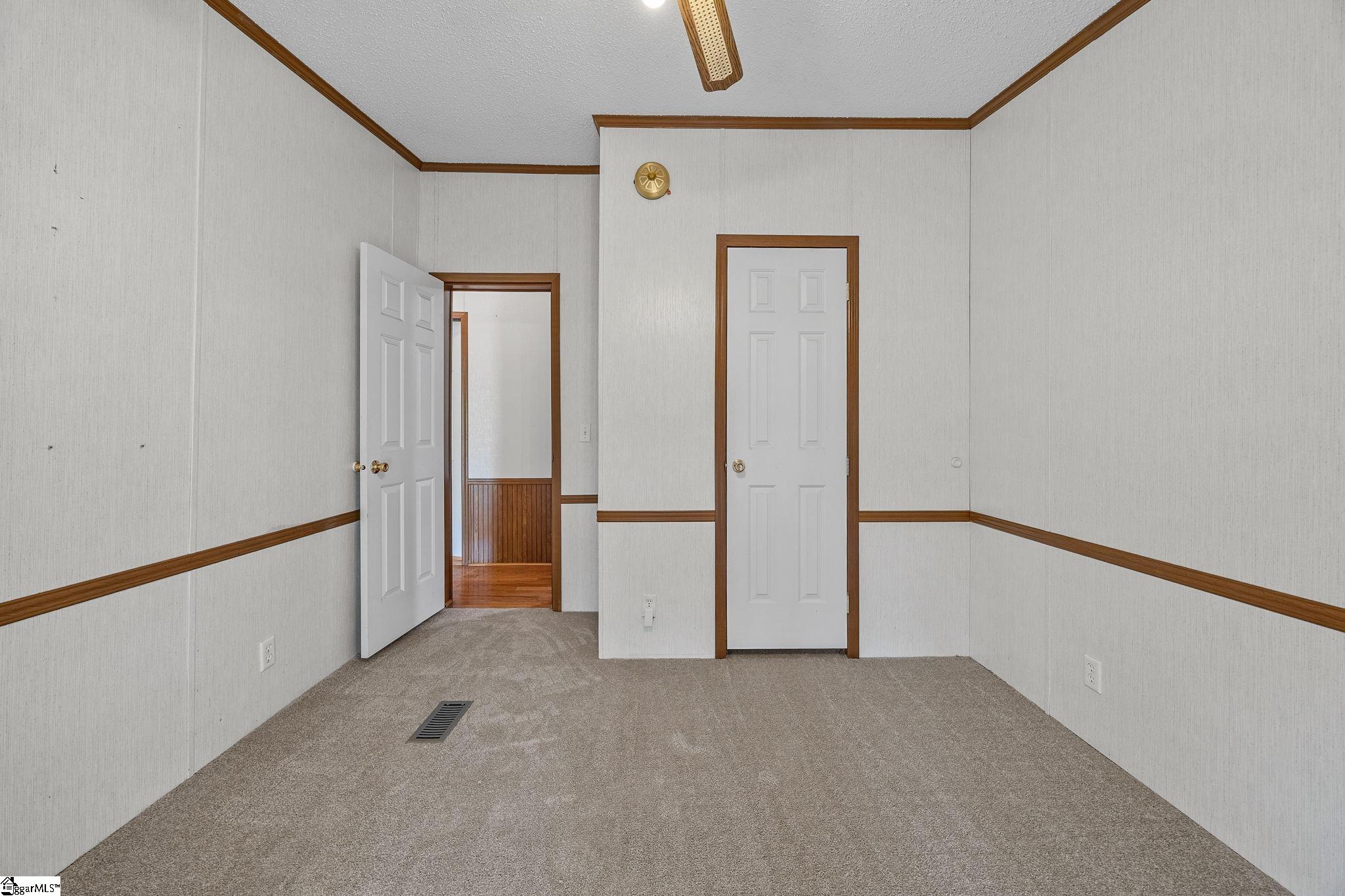 995 Foster Road Property Photo 37