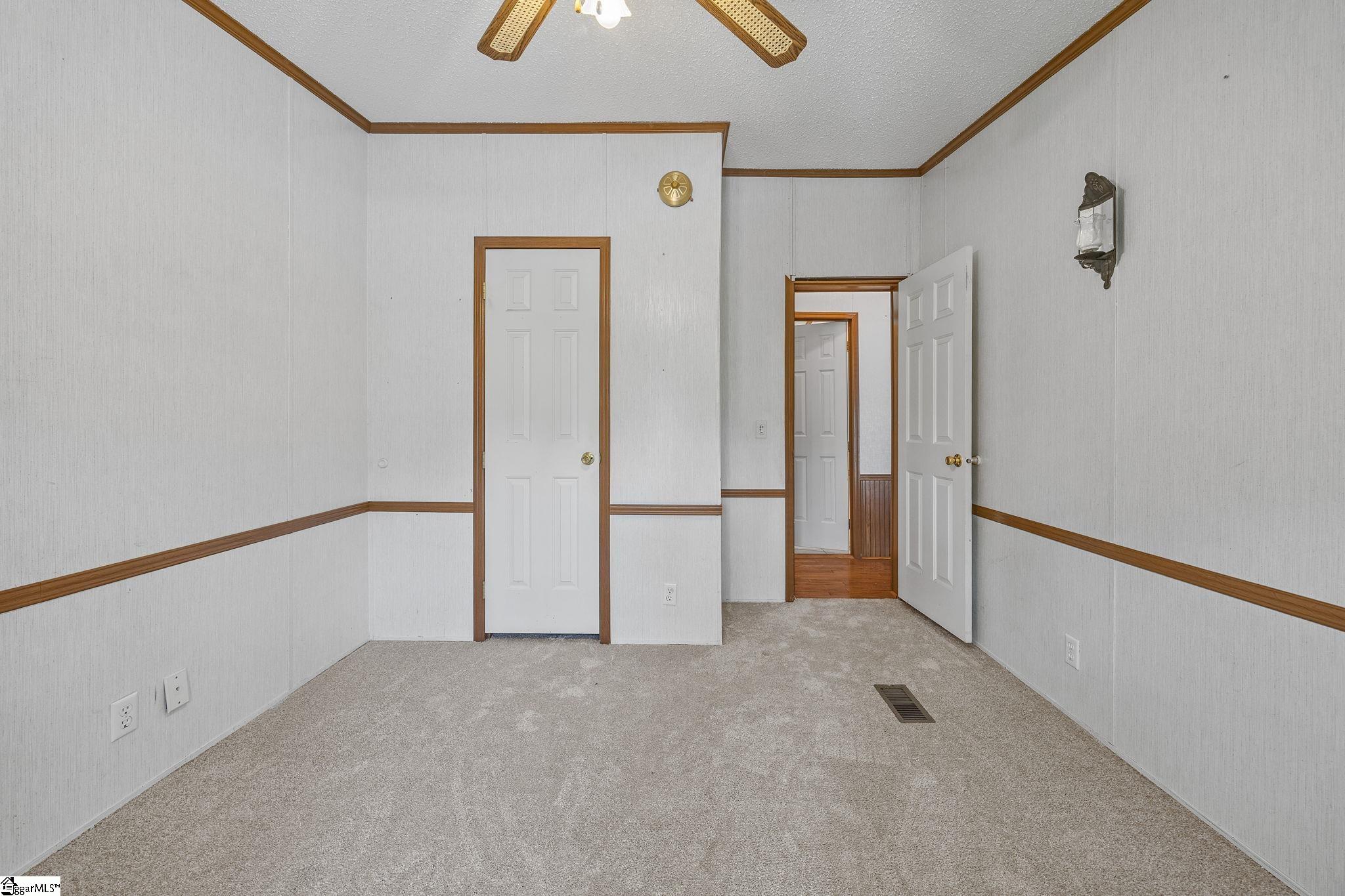 995 Foster Road Property Photo 40