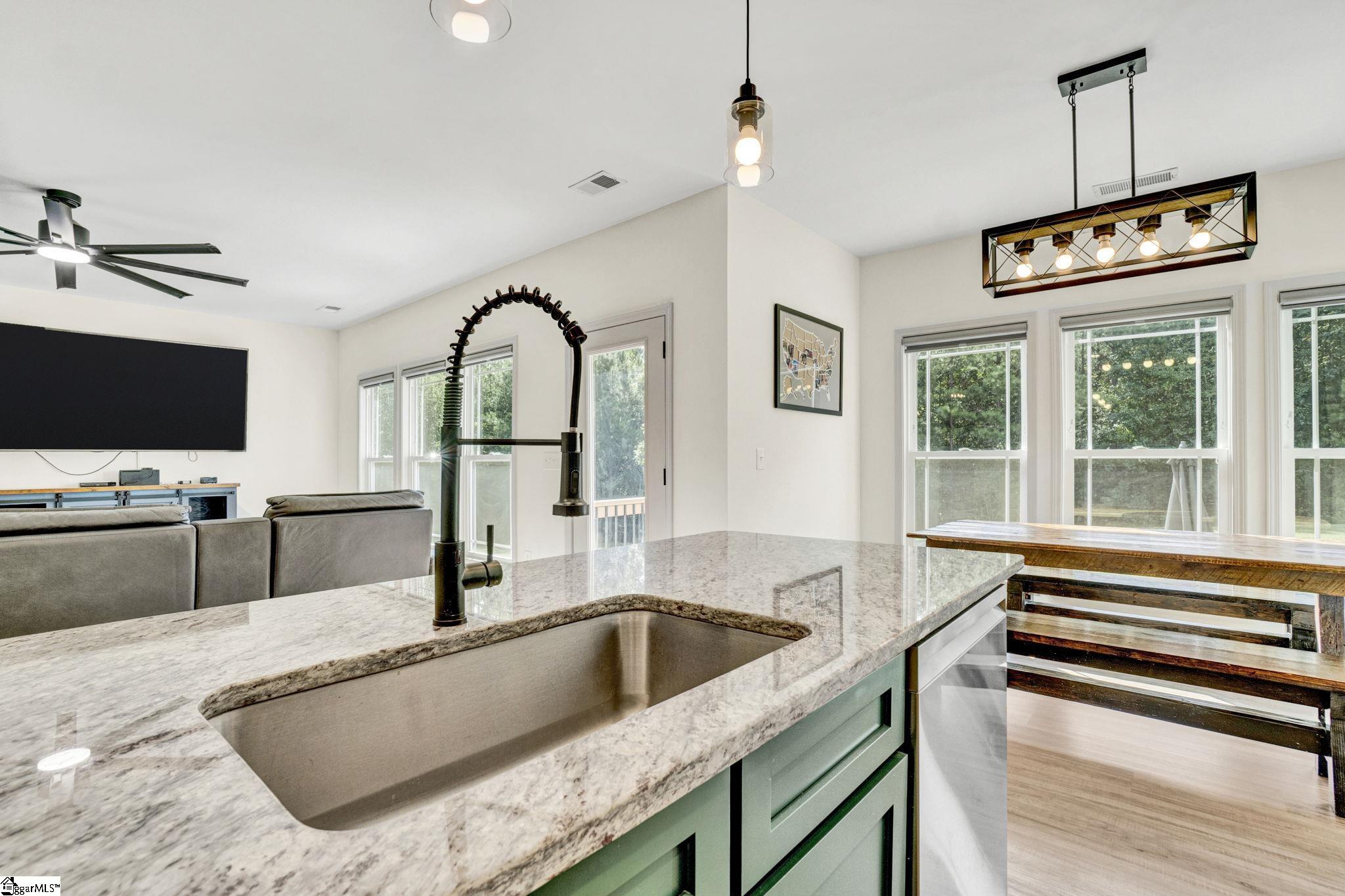 620 Daventon Road Property Photo 3