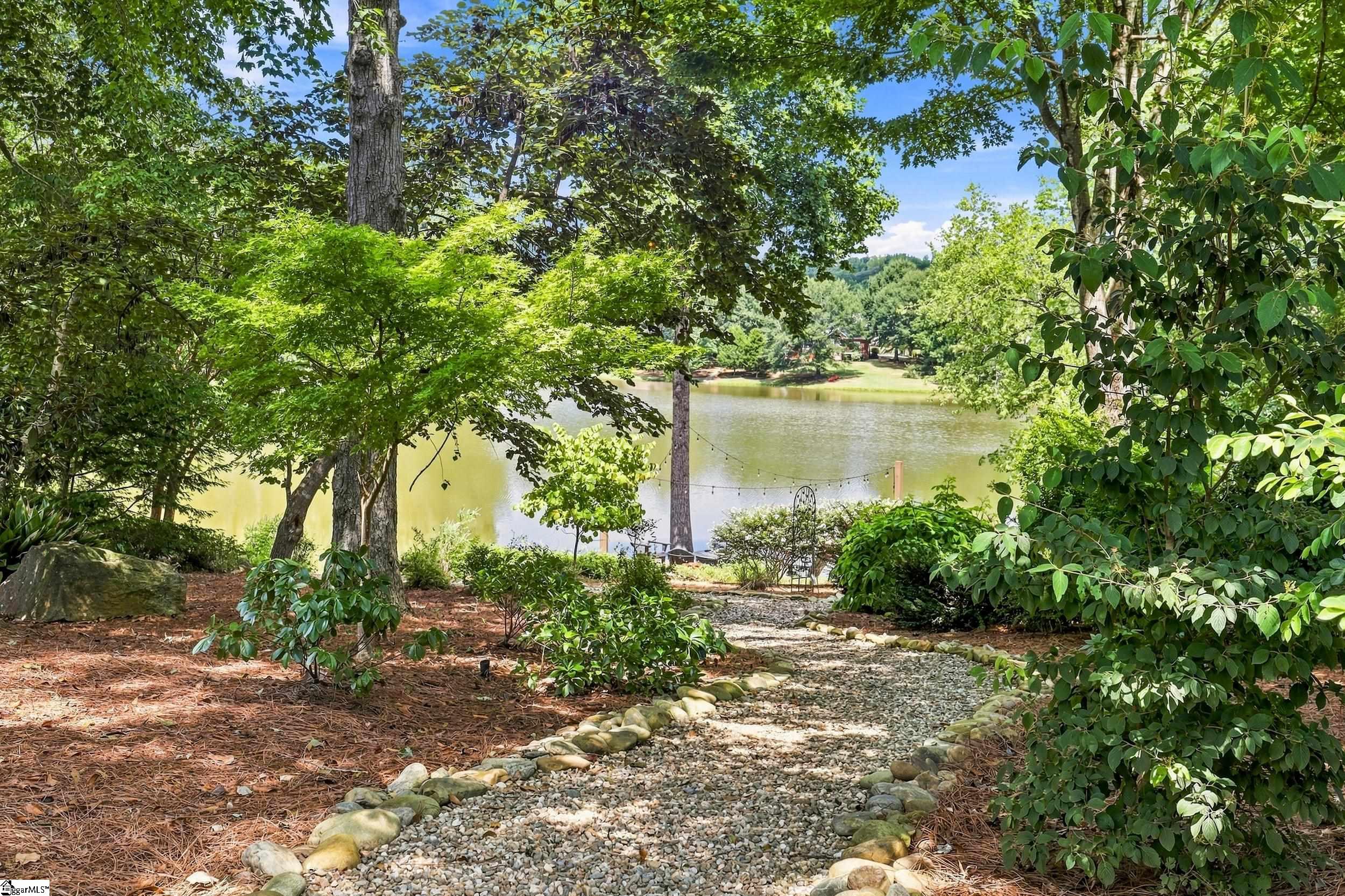 136 Reserve Drive Property Photo 3
