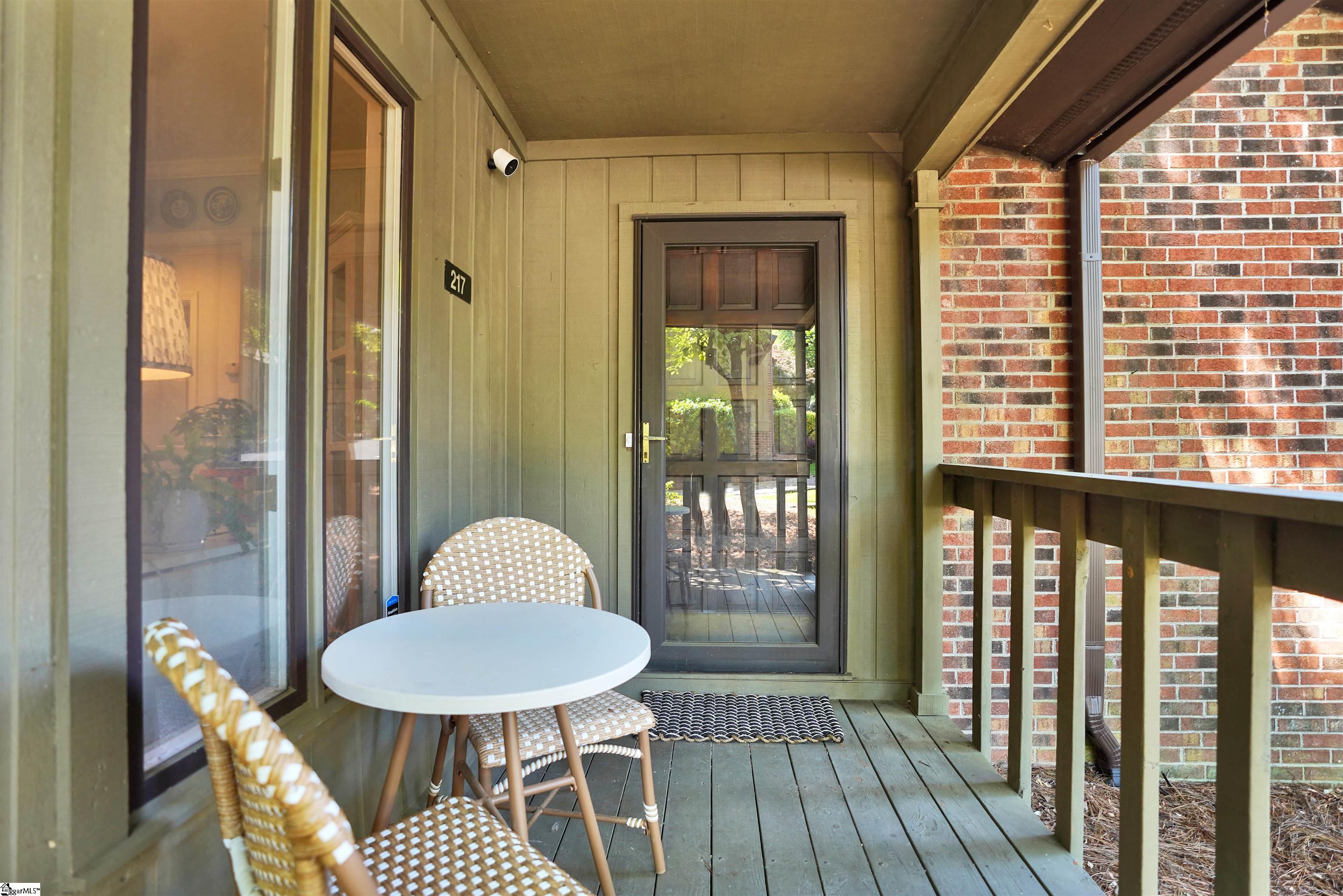 217 Ingleside Way Property Photo 2
