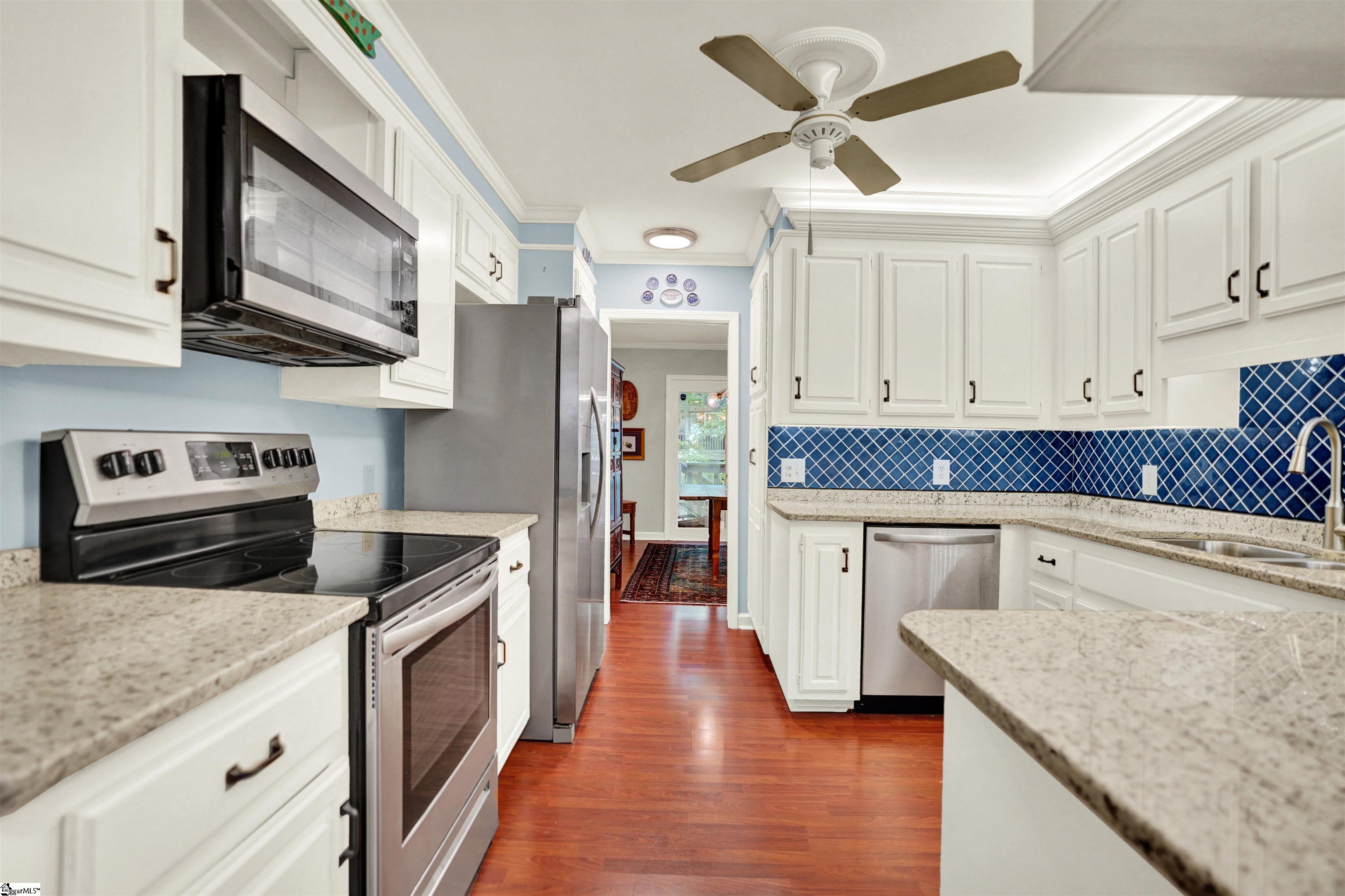 217 Ingleside Way Property Photo 4