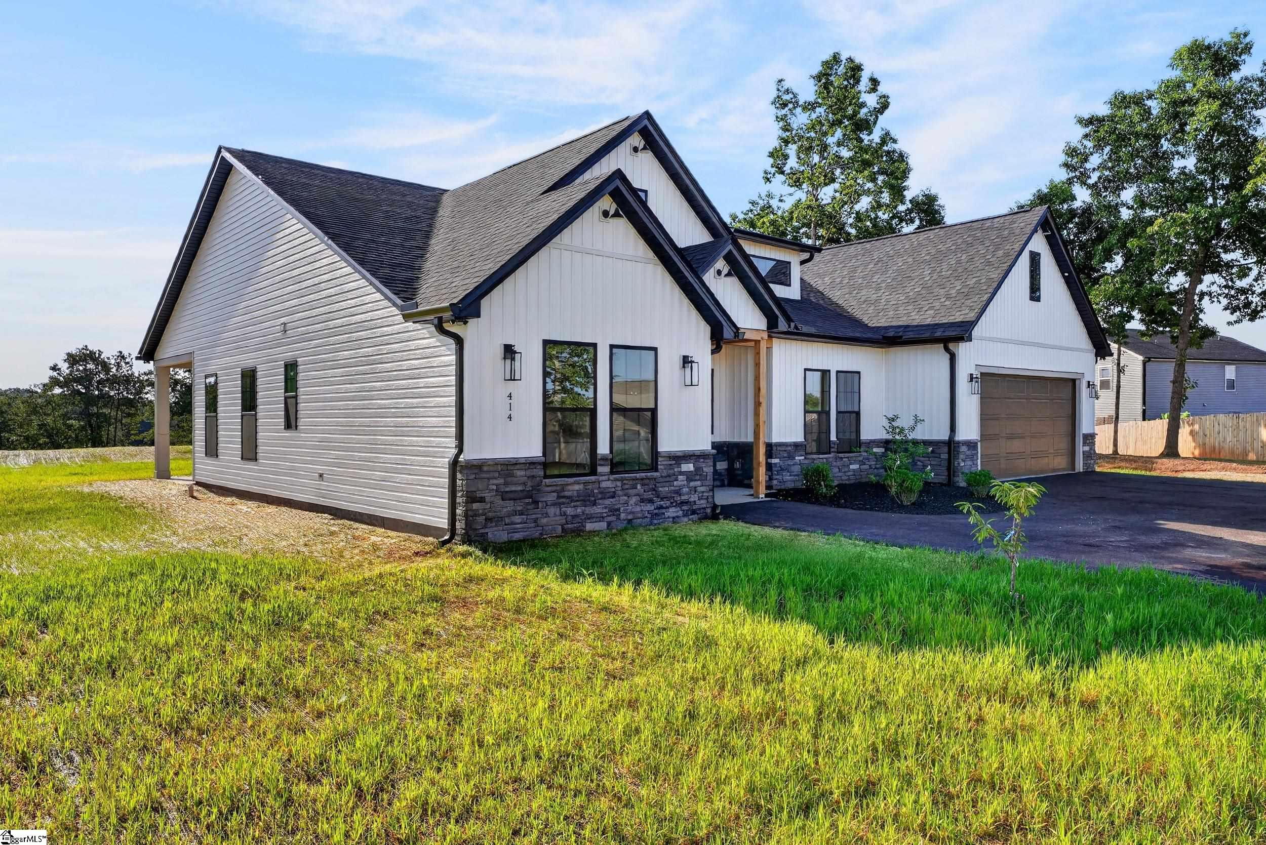 414 Blume Road Property Photo 3