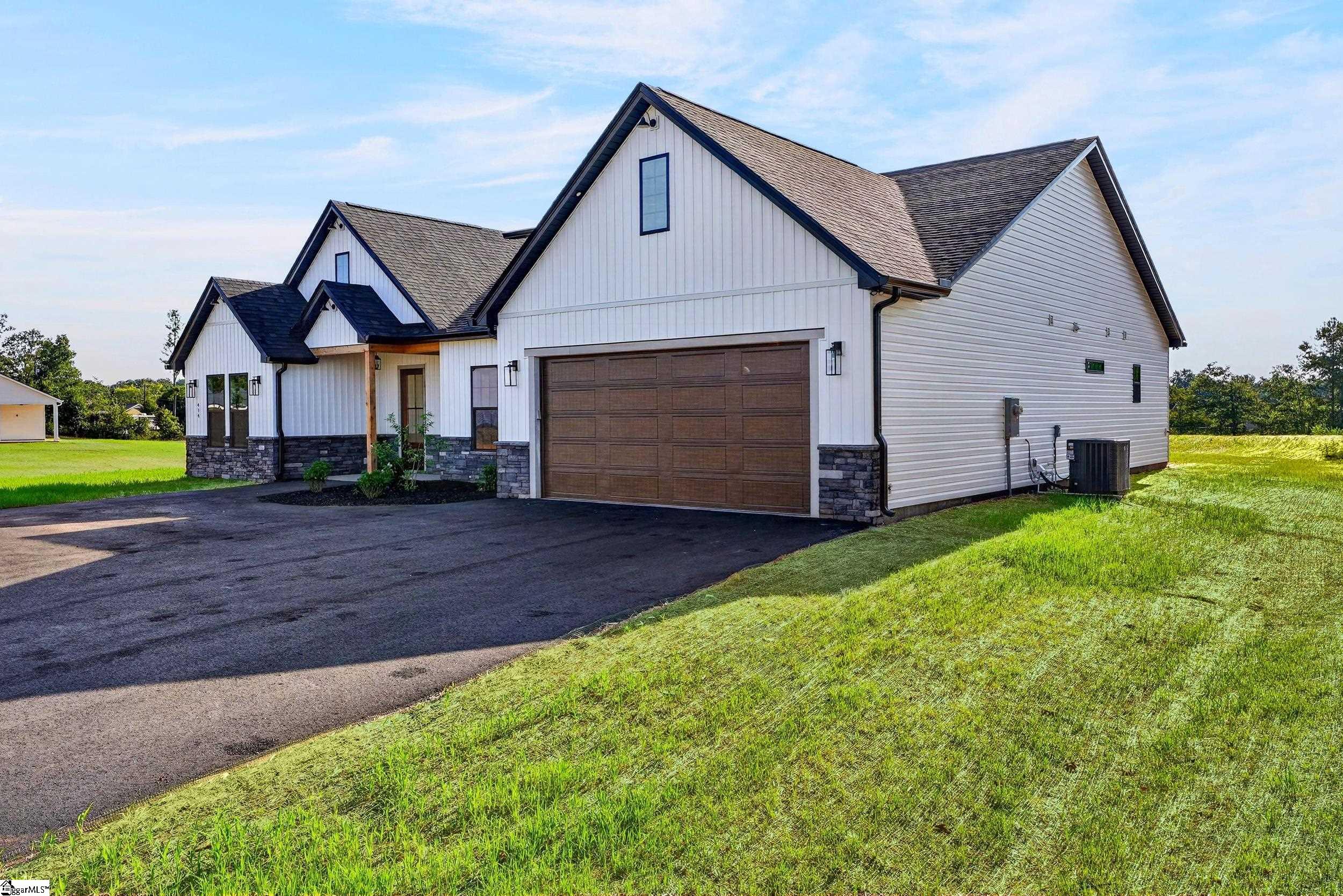 414 Blume Road Property Photo 4