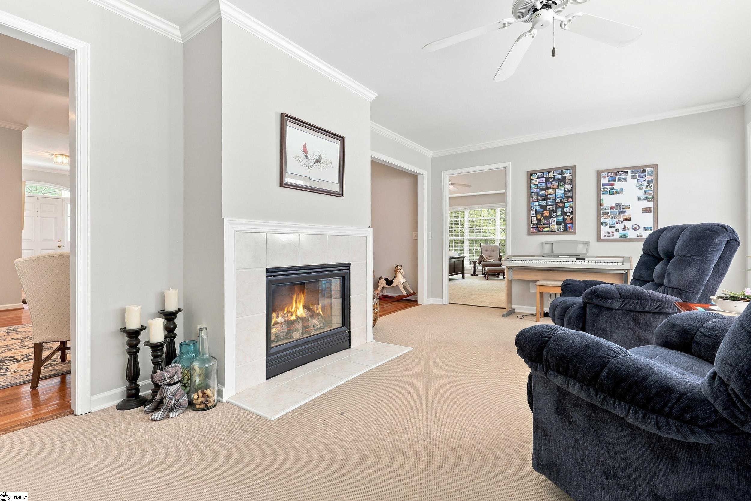 212 Crossington Way Property Photo 8
