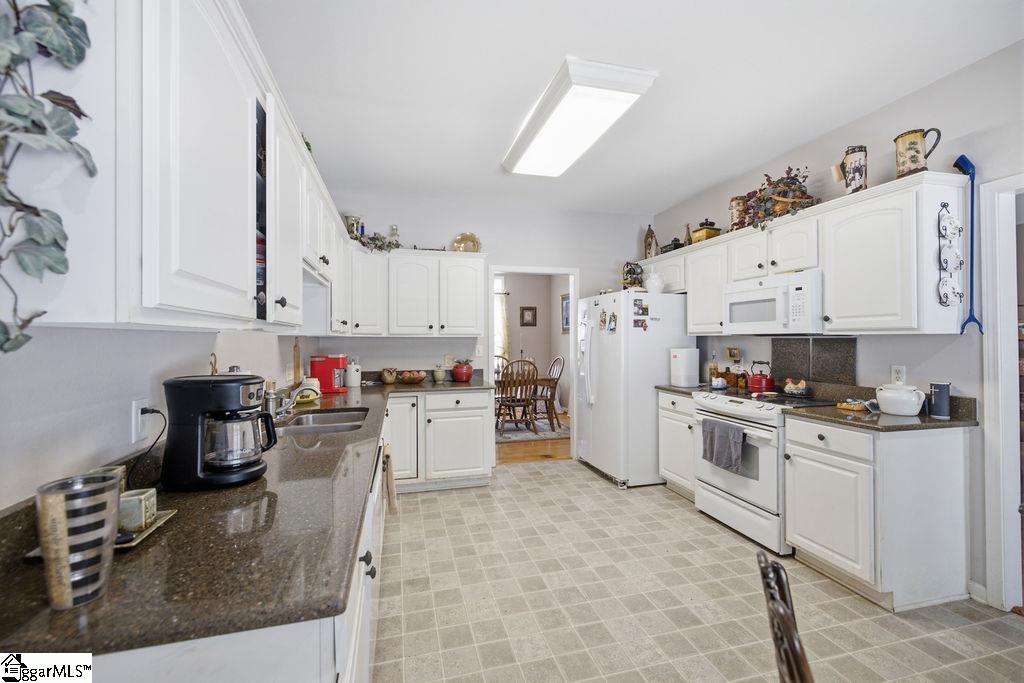 107 Saddle Brook Property Photo 9