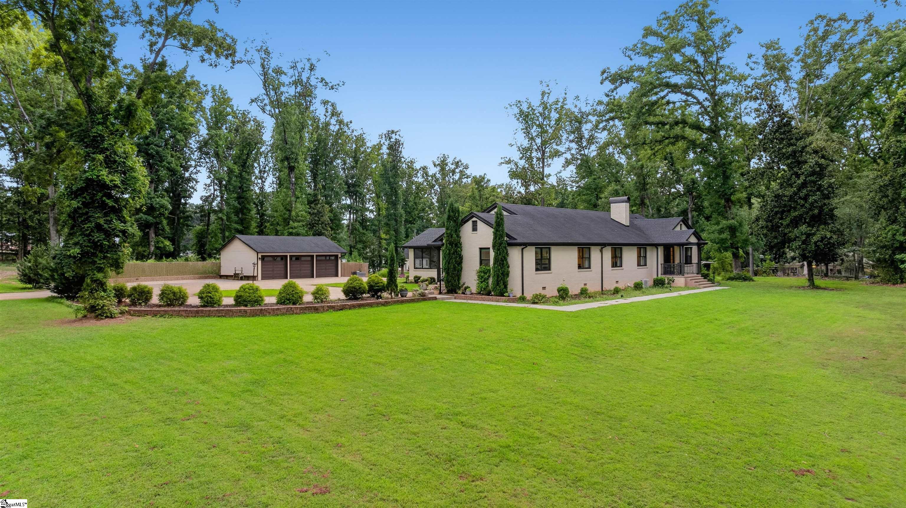 1035 Wo Ezell Boulevard Property Photo 3