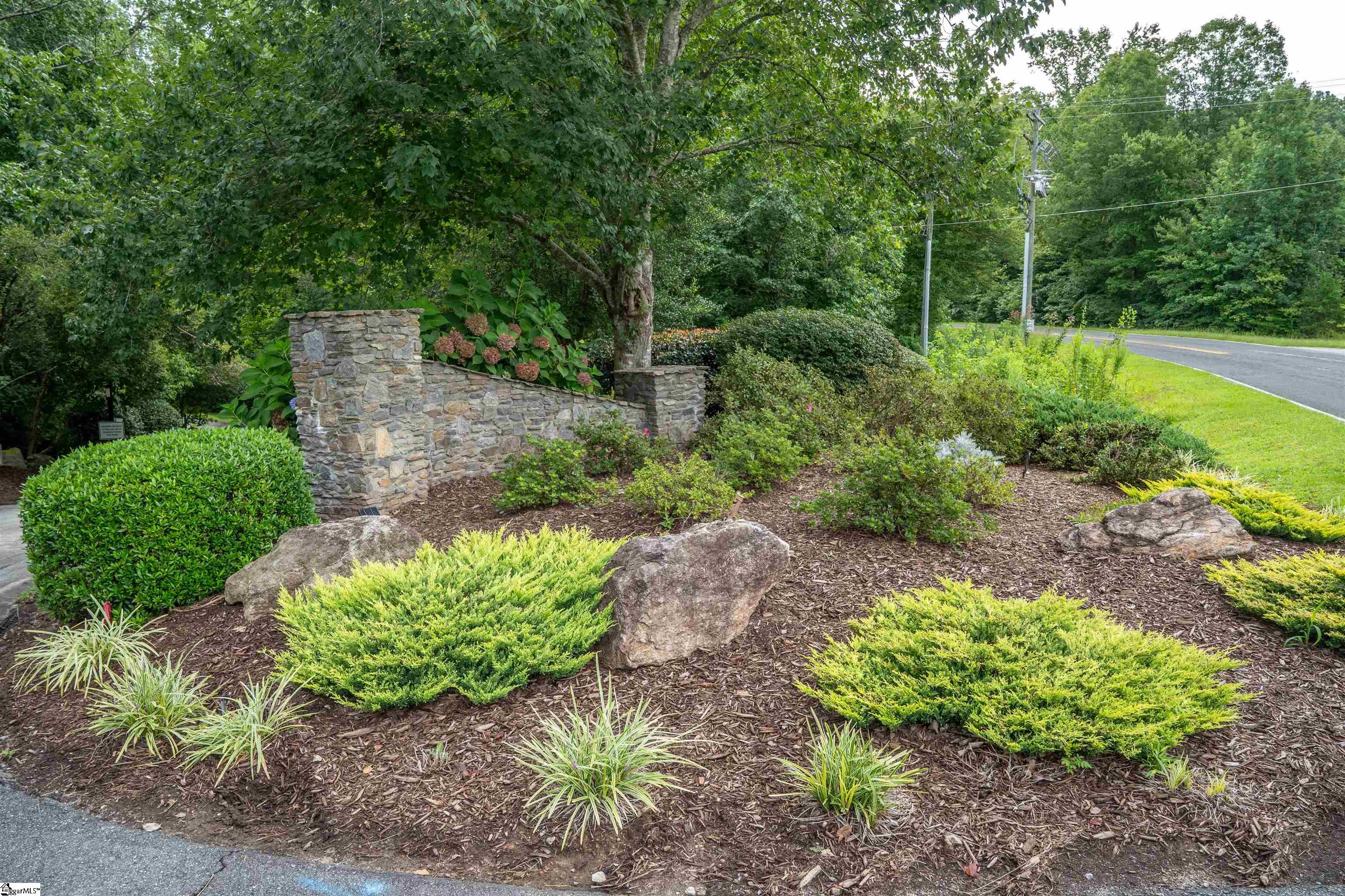 1601665 Property Photo 3