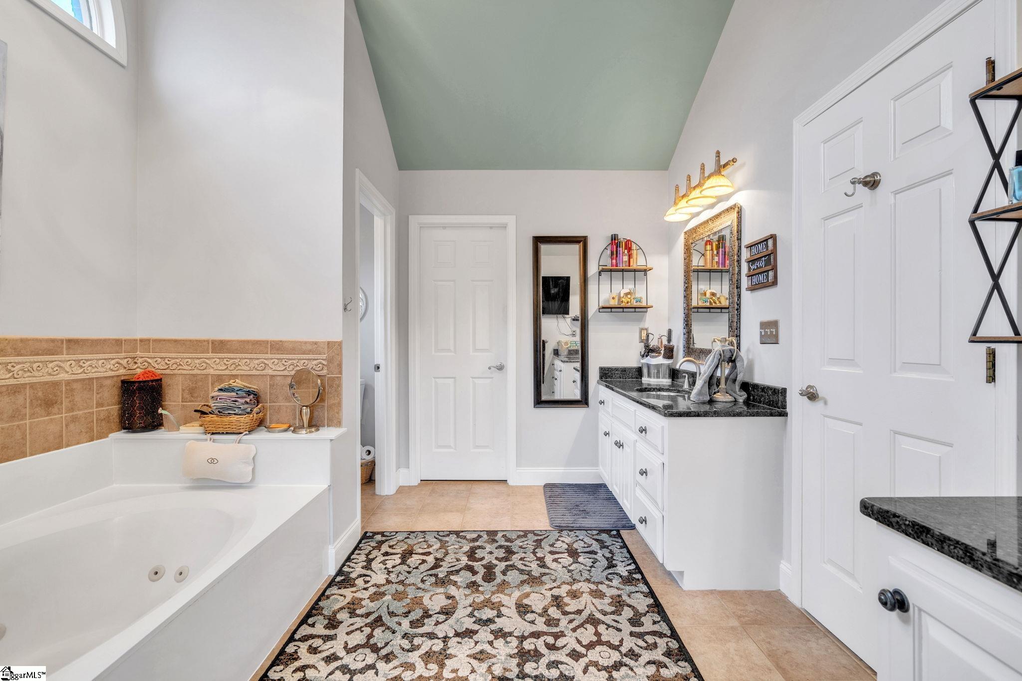 1 Squires Meadow Court Property Photo 18
