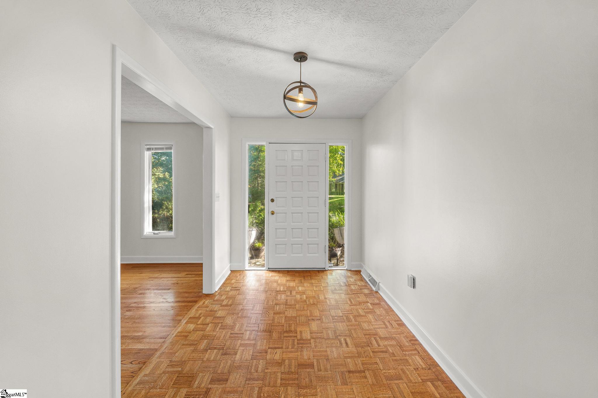 305 Holly Tree Lane Property Photo 3