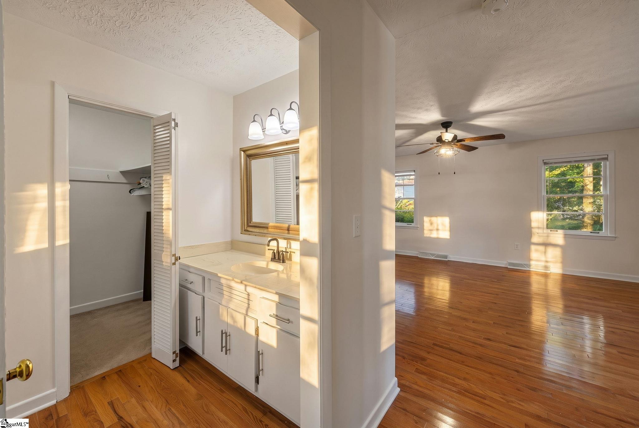 305 Holly Tree Lane Property Photo 15