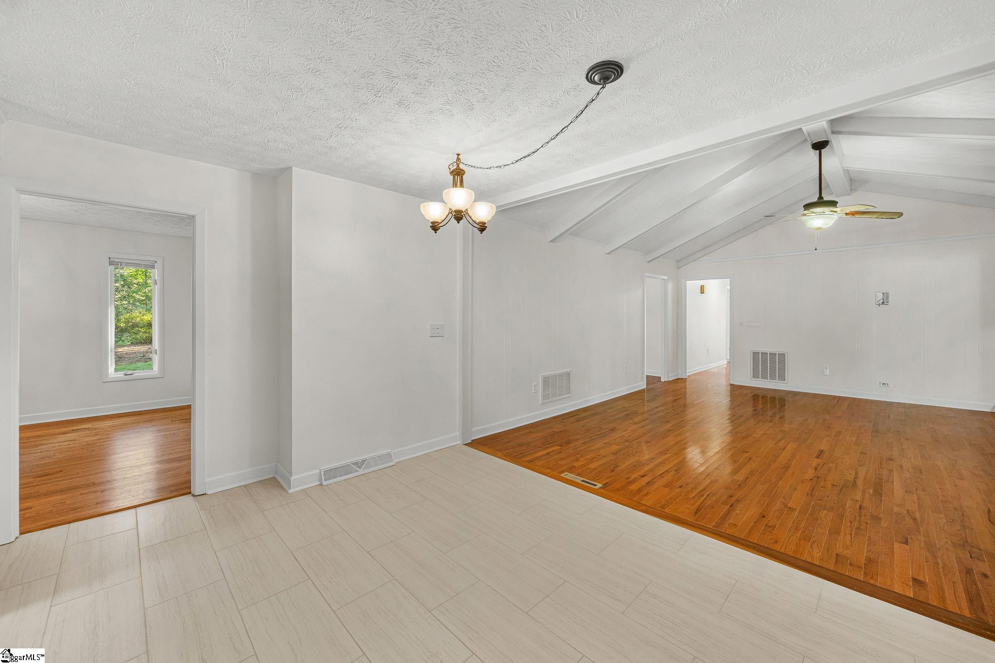 305 Holly Tree Lane Property Photo 16