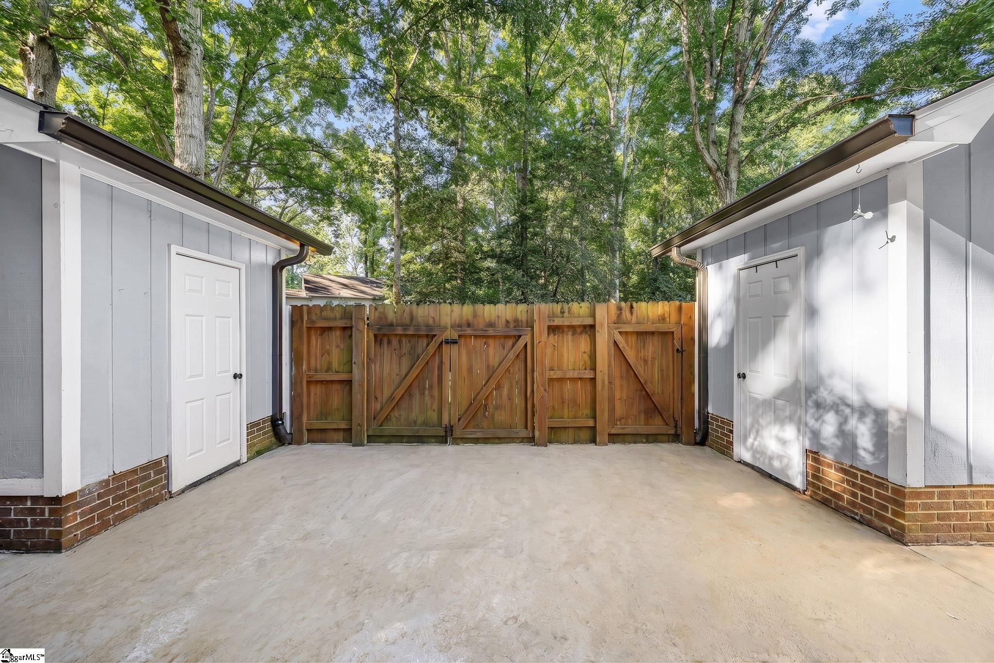 305 Holly Tree Lane Property Photo 34