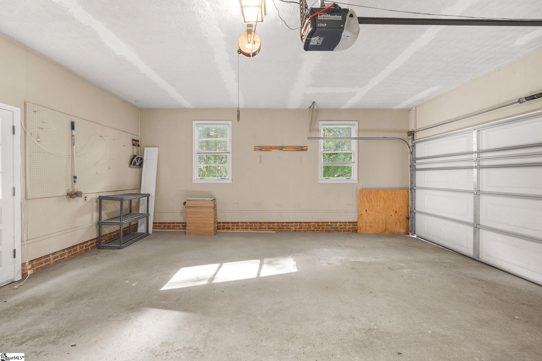 305 Holly Tree Lane Property Photo 36