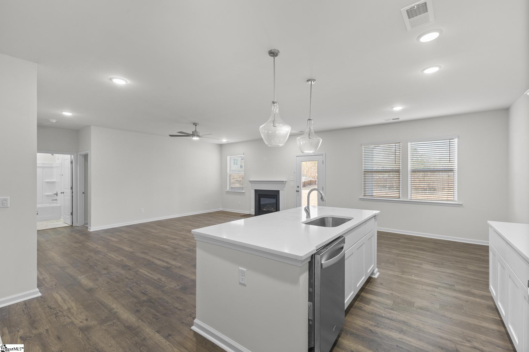 123 Terpack Court Property Photo 4