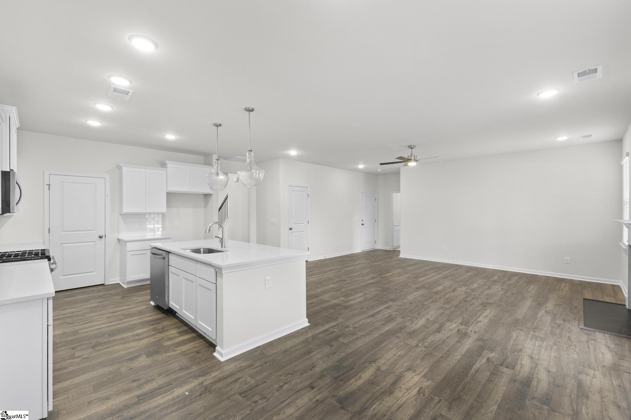 123 Terpack Court Property Photo 6