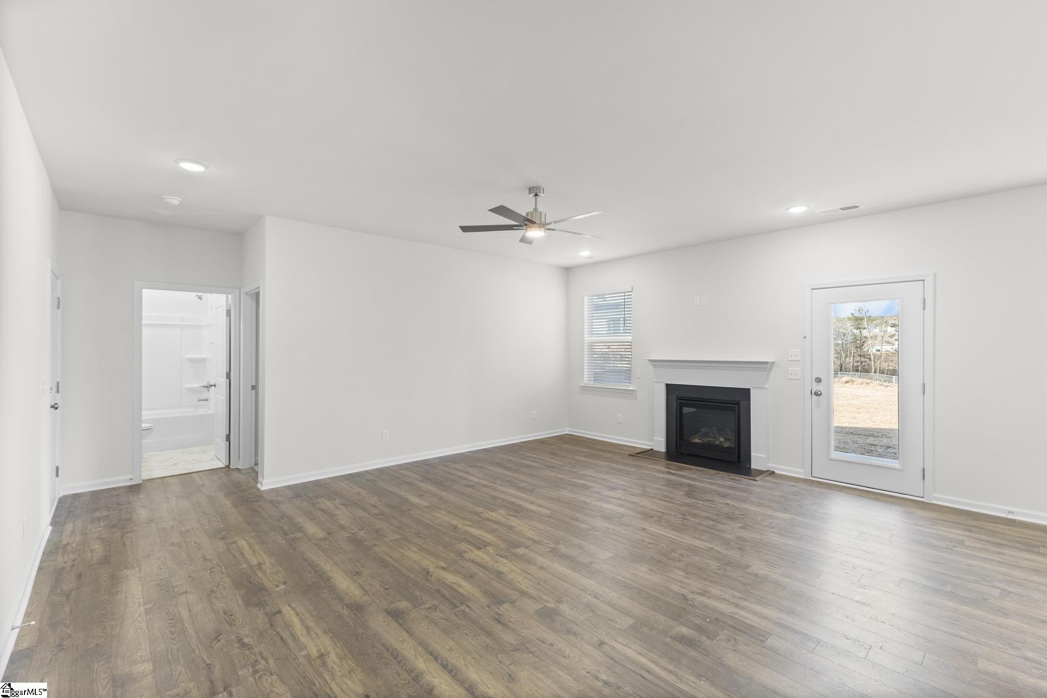 123 Terpack Court Property Photo 8