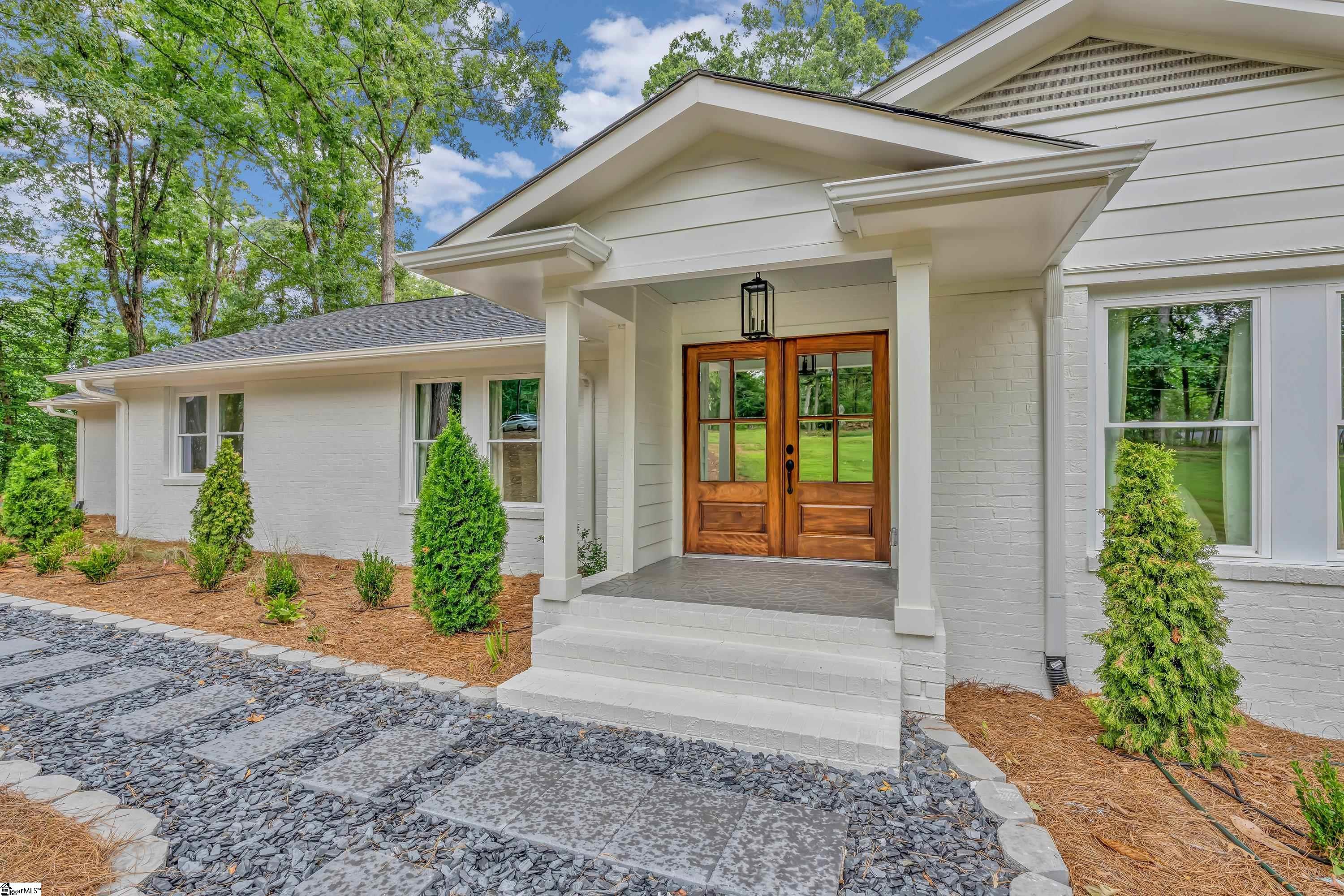 111 Rolling Green Circle Property Photo 2