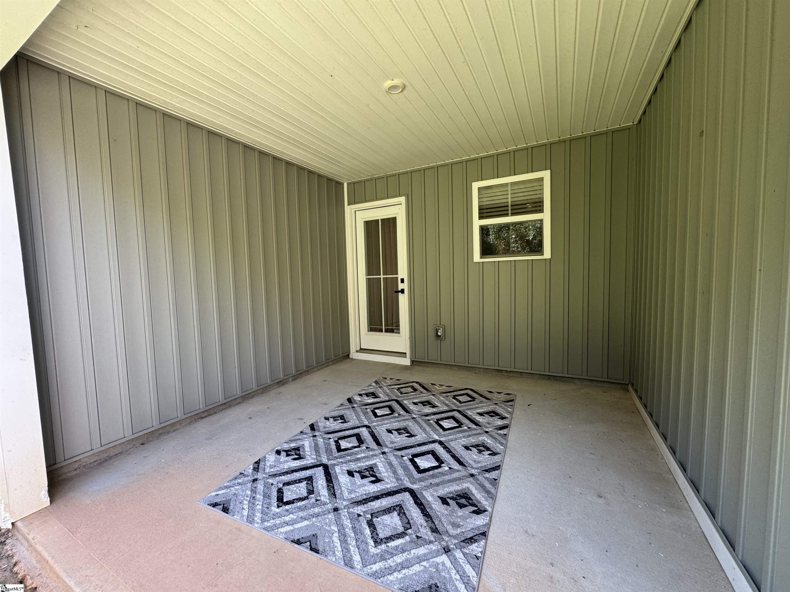 4 Englefield Drive Property Photo 3