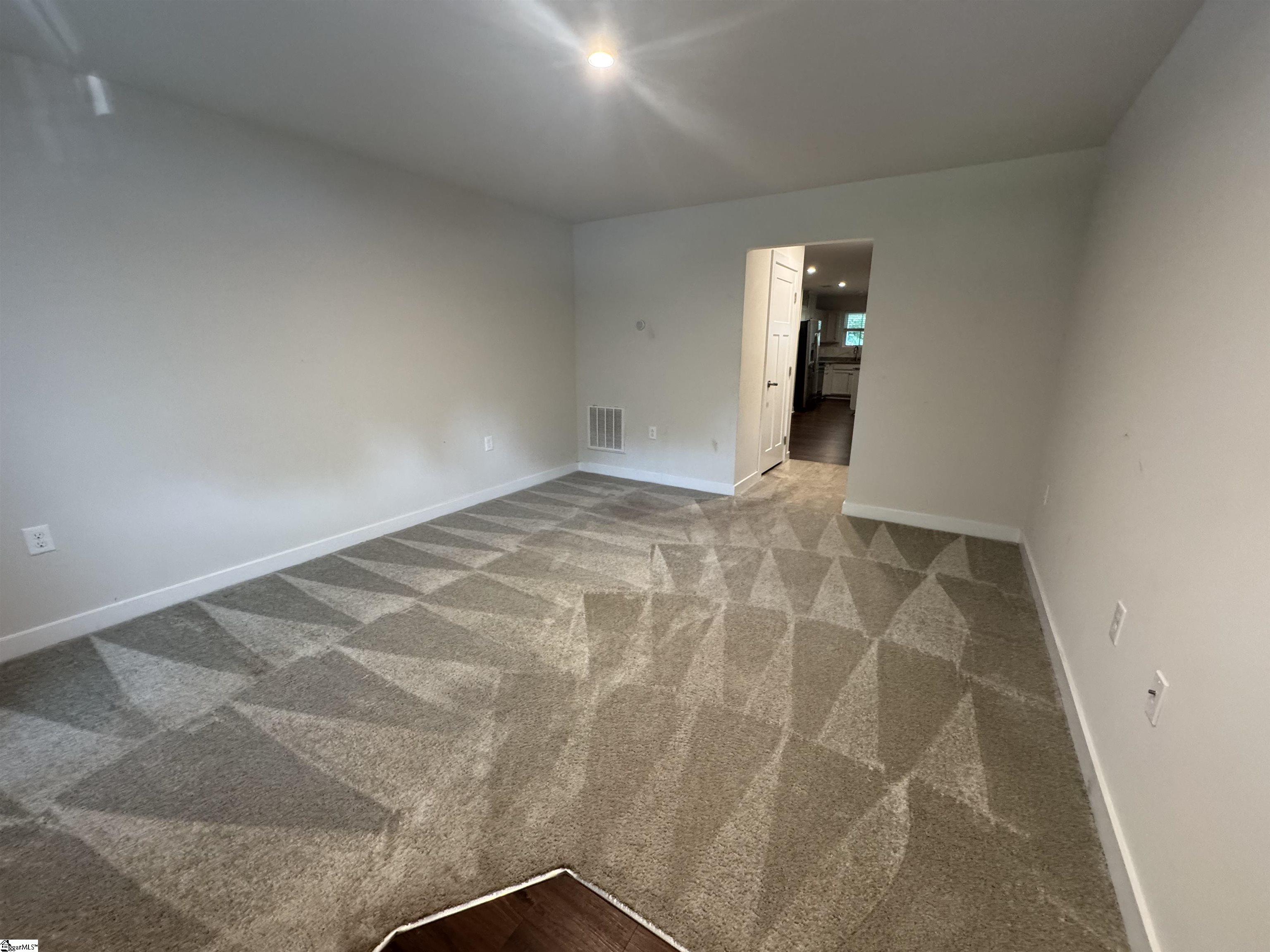 4 Englefield Drive Property Photo 5