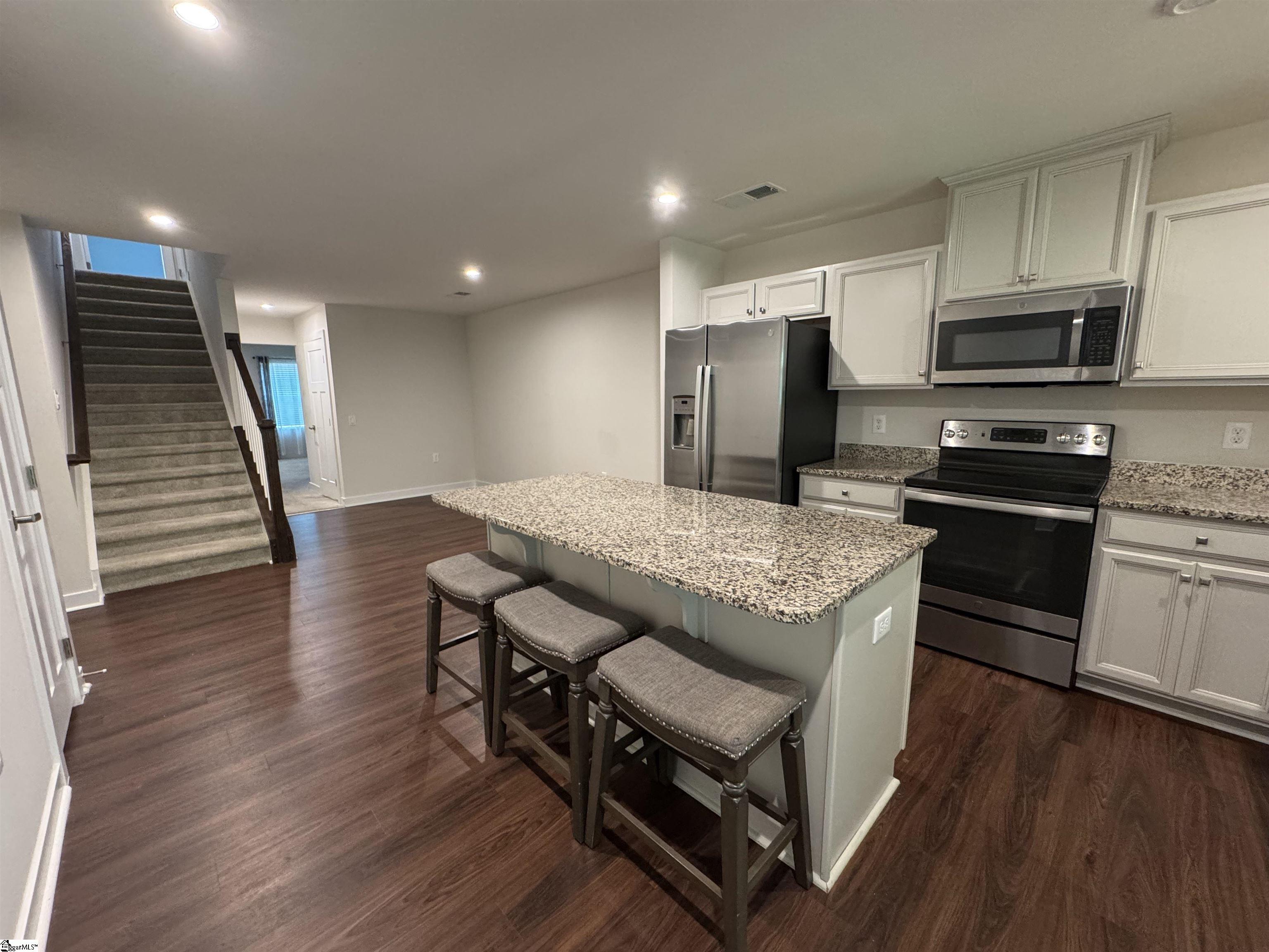 4 Englefield Drive Property Photo 11