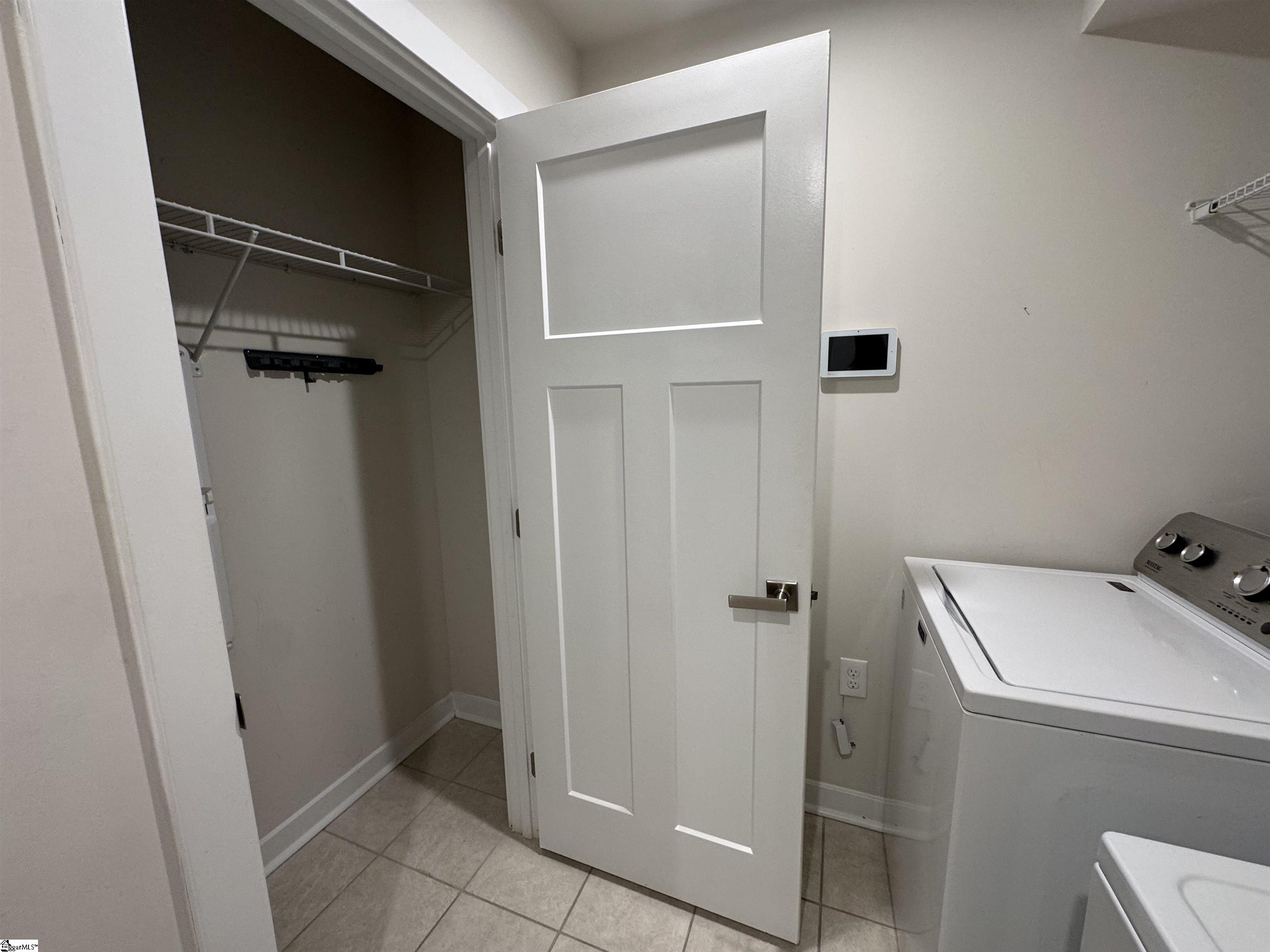 4 Englefield Drive Property Photo 14