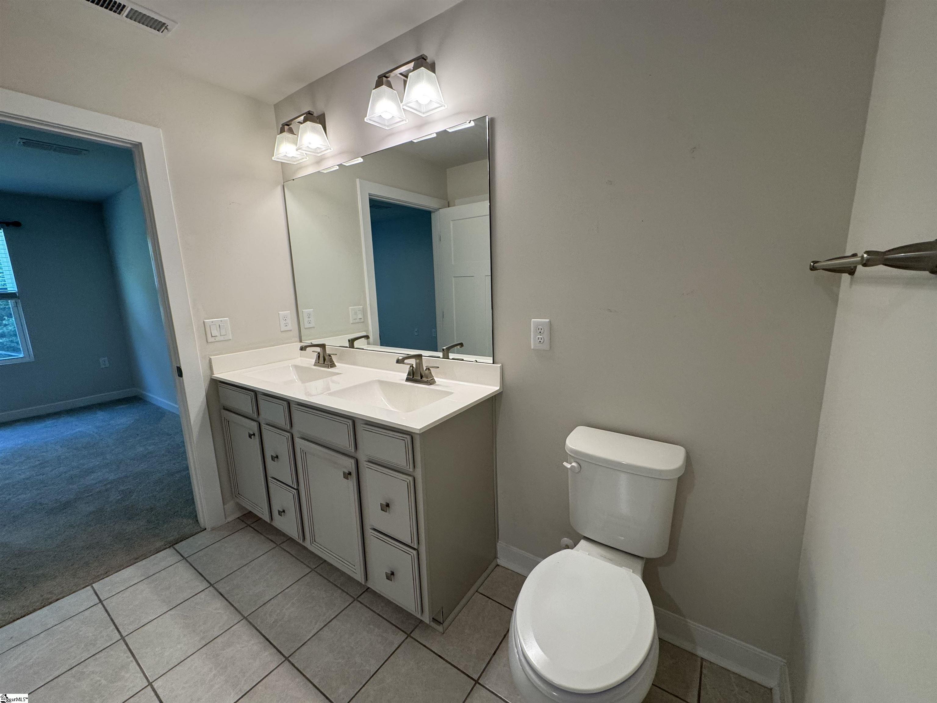 4 Englefield Drive Property Photo 19