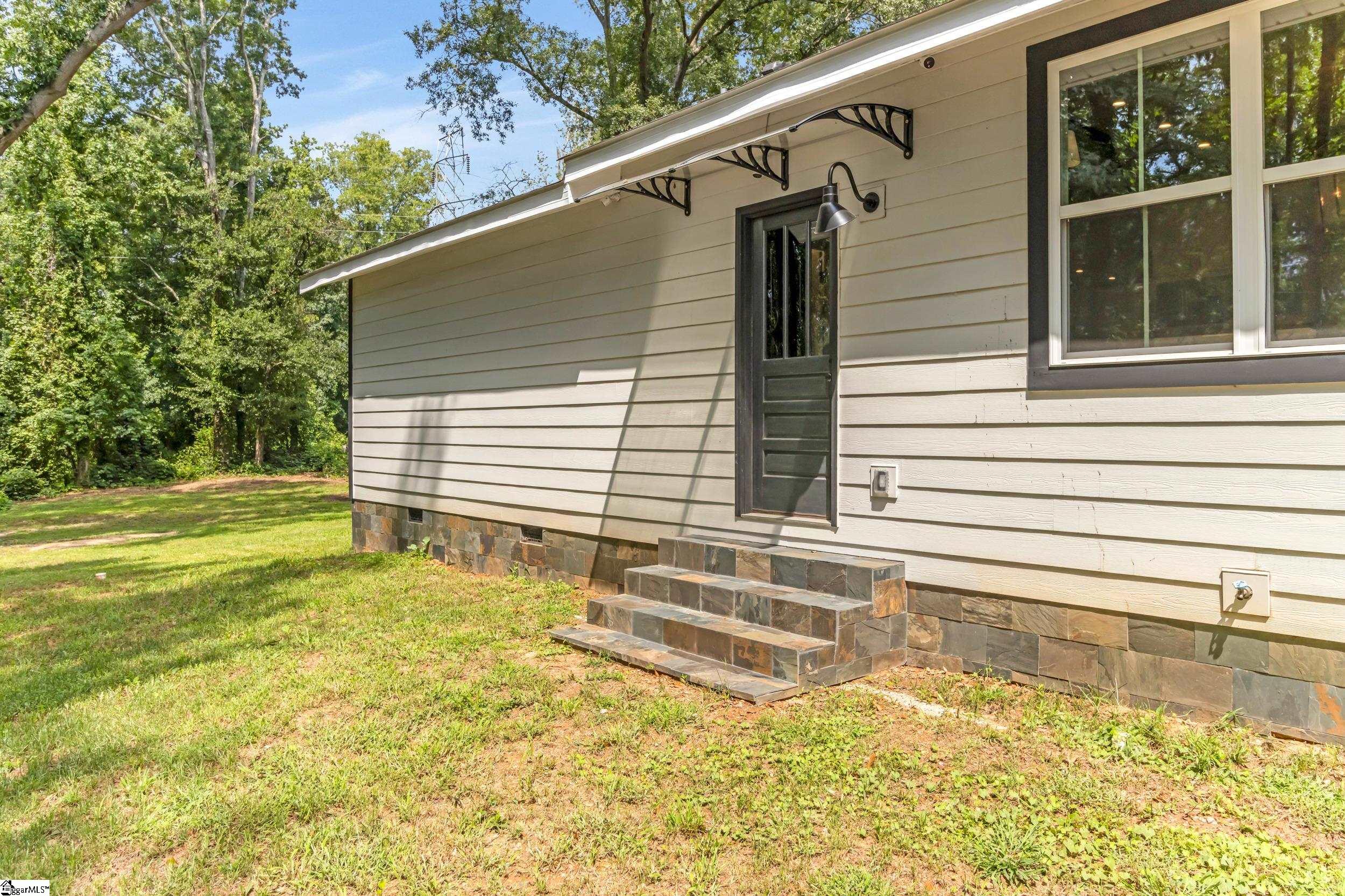 900 Irwin Avenue Property Photo 35