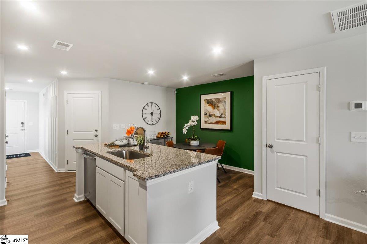 1421 Chesapeake Lane Property Photo 8
