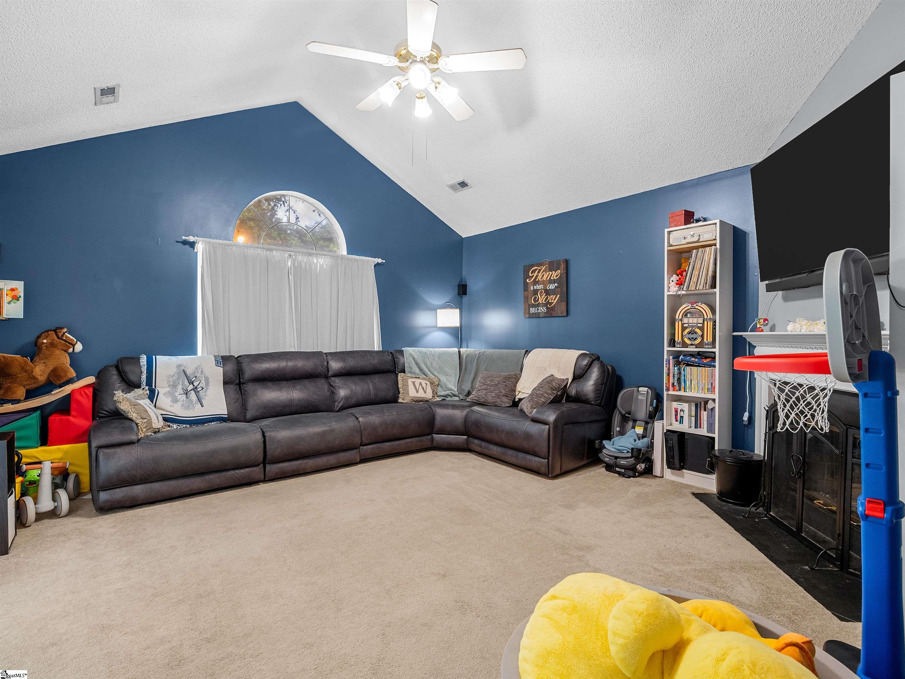 175 Poplar Creek Drive Property Photo 4