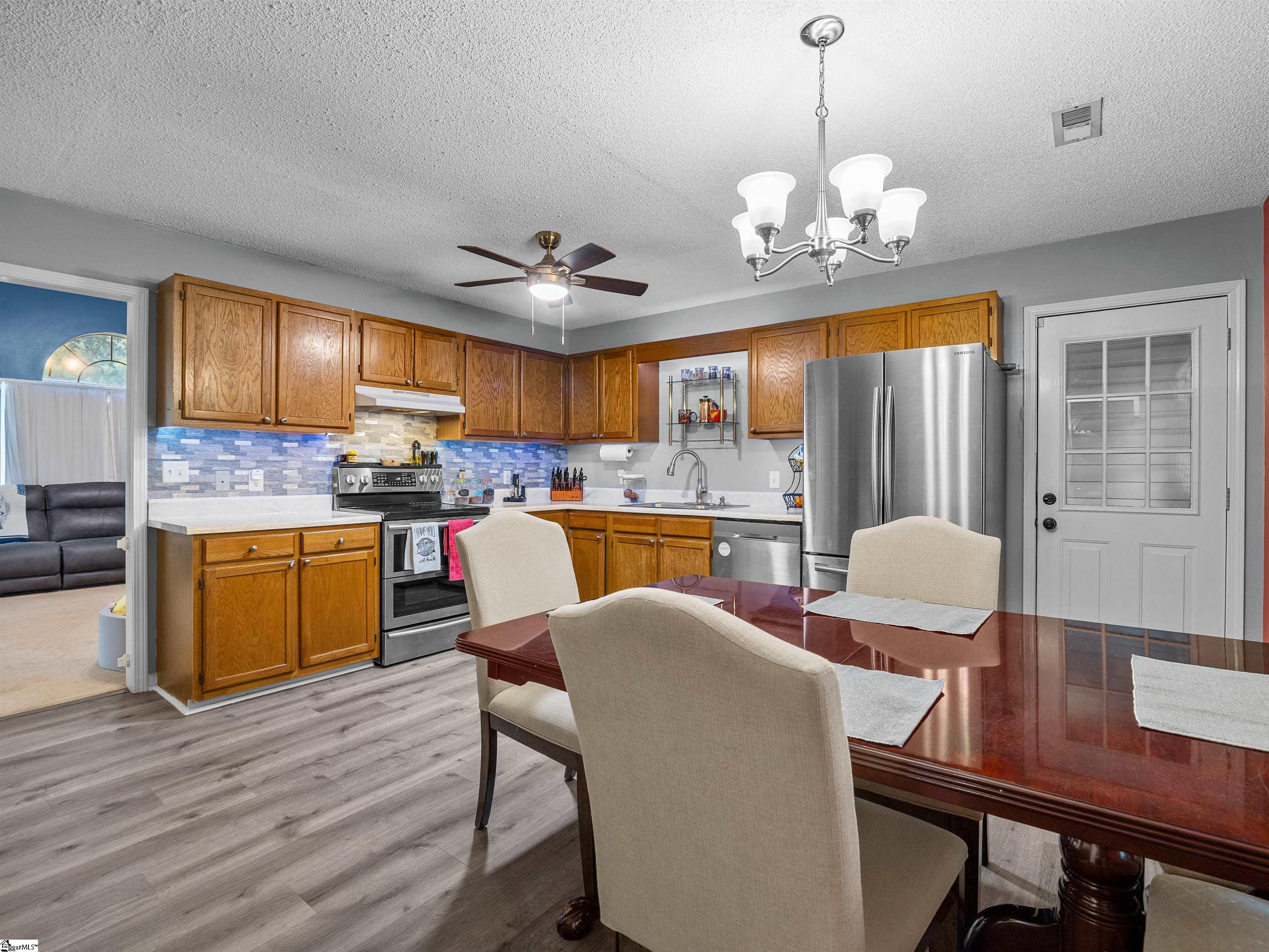 175 Poplar Creek Drive Property Photo 7