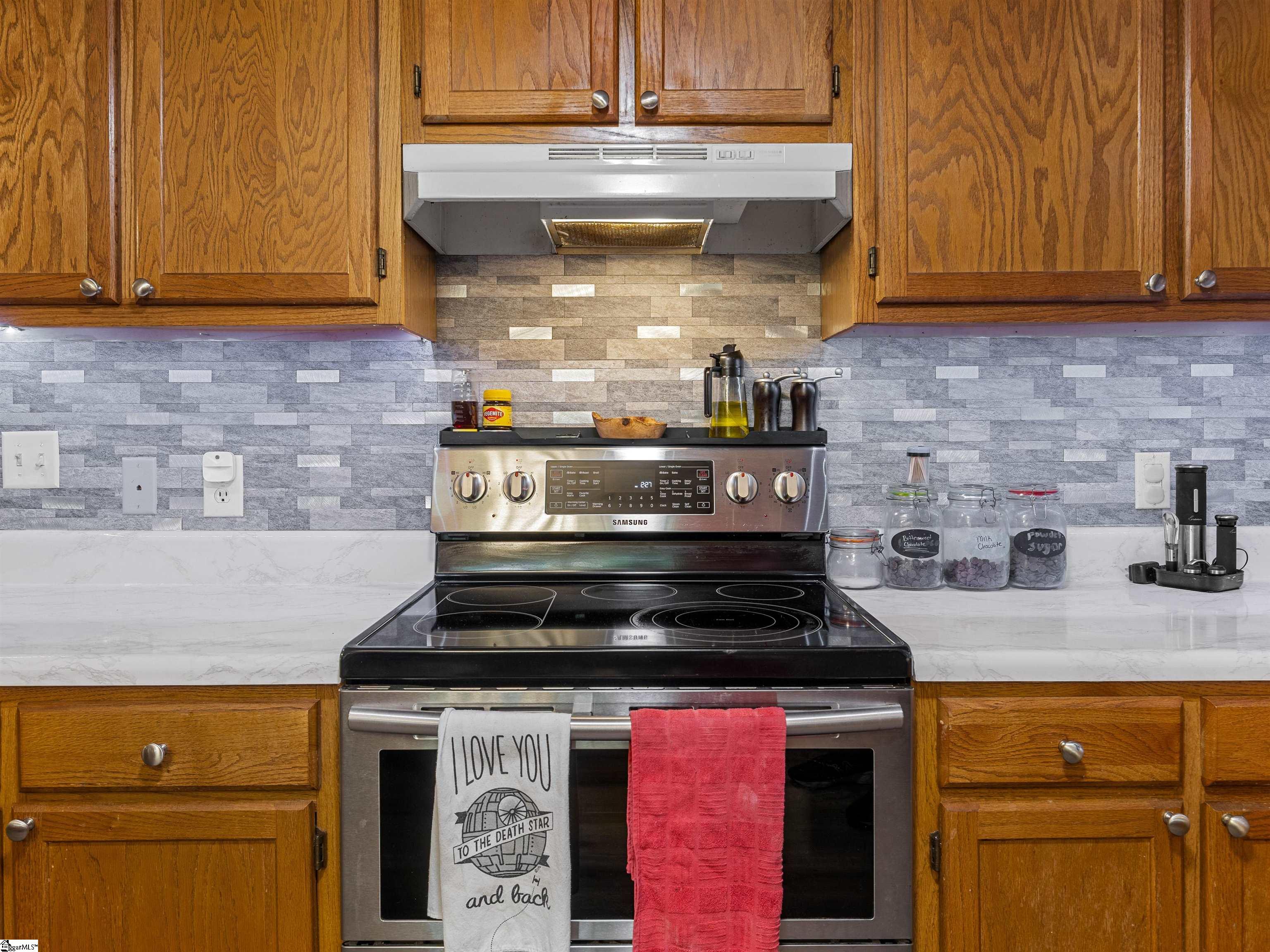 175 Poplar Creek Drive Property Photo 10