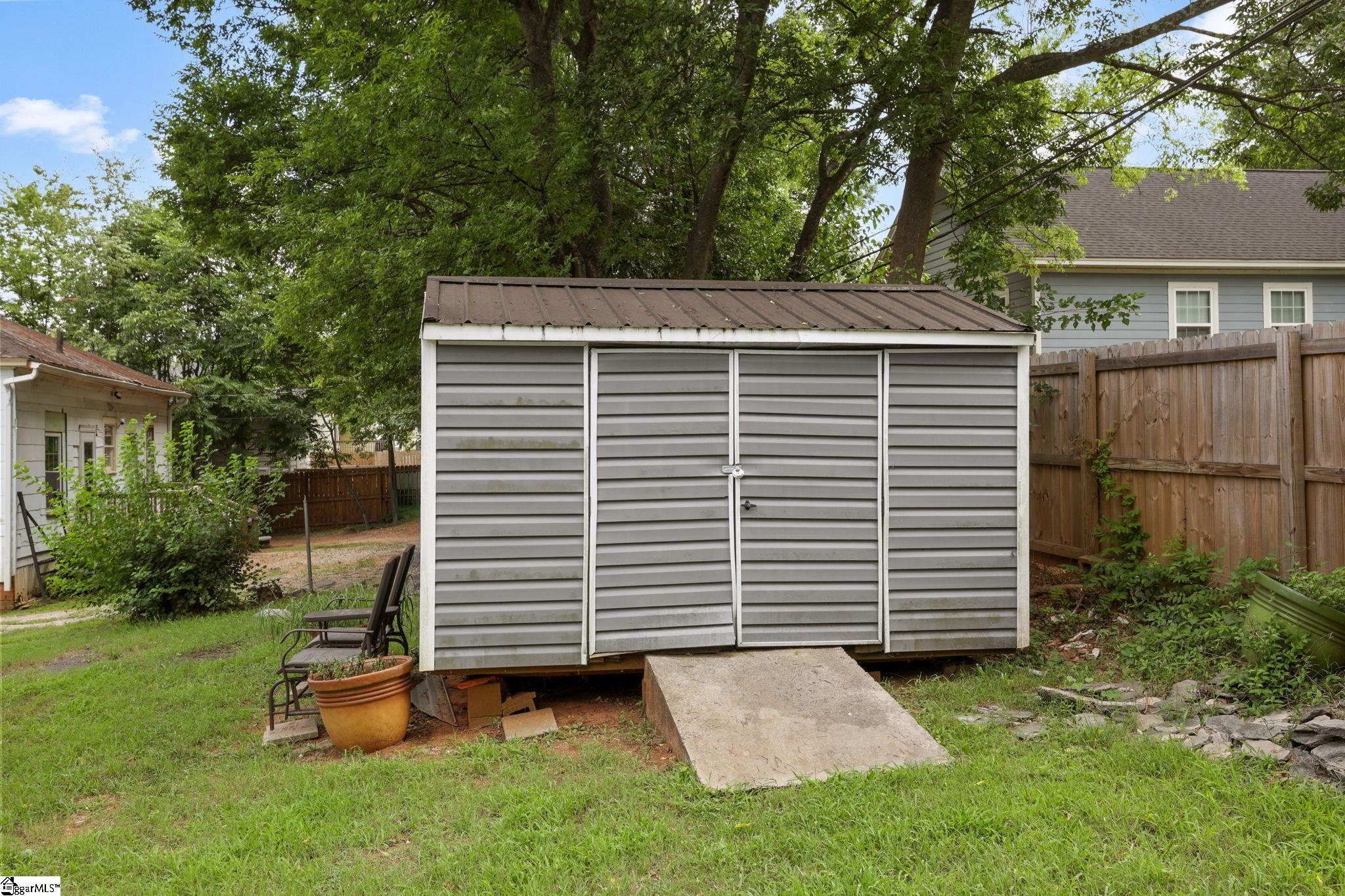 38 3rd Avenue Property Photo 6