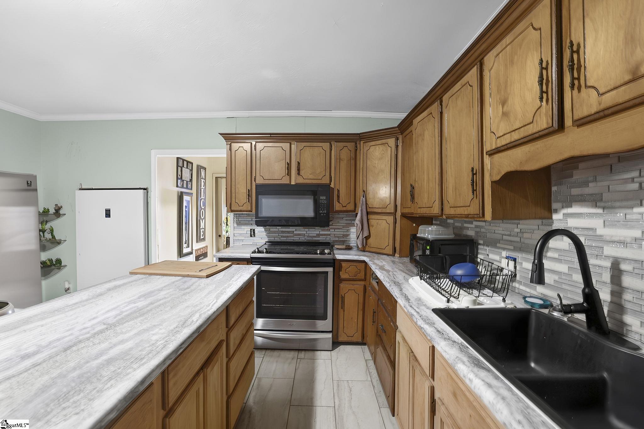 38 3rd Avenue Property Photo 17