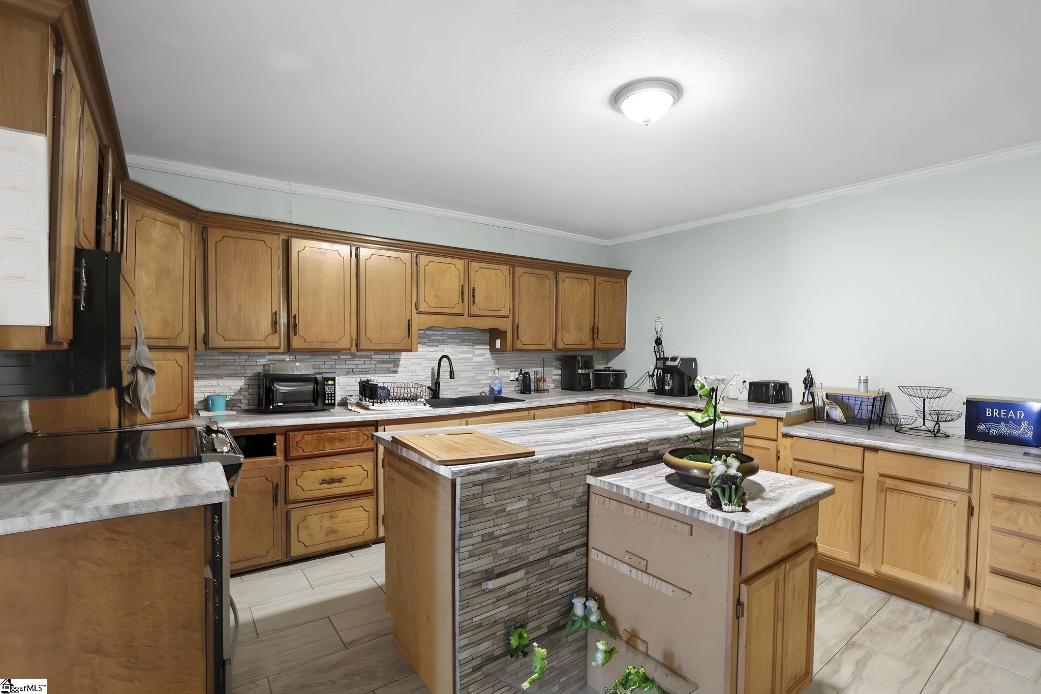 38 3rd Avenue Property Photo 19