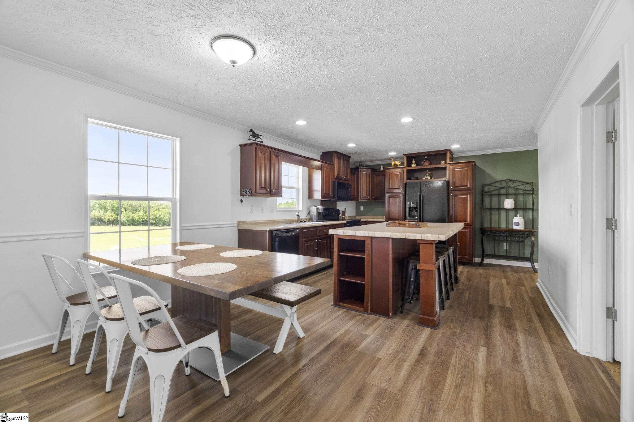 155 Reining Way Property Photo 37