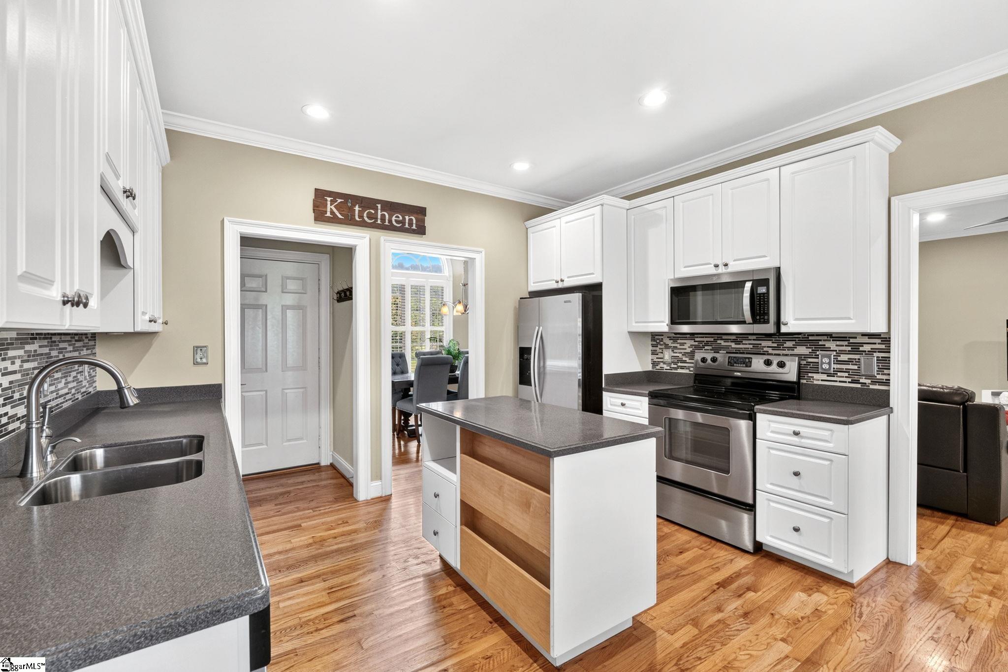 30 Belle Terre Court Property Photo 17