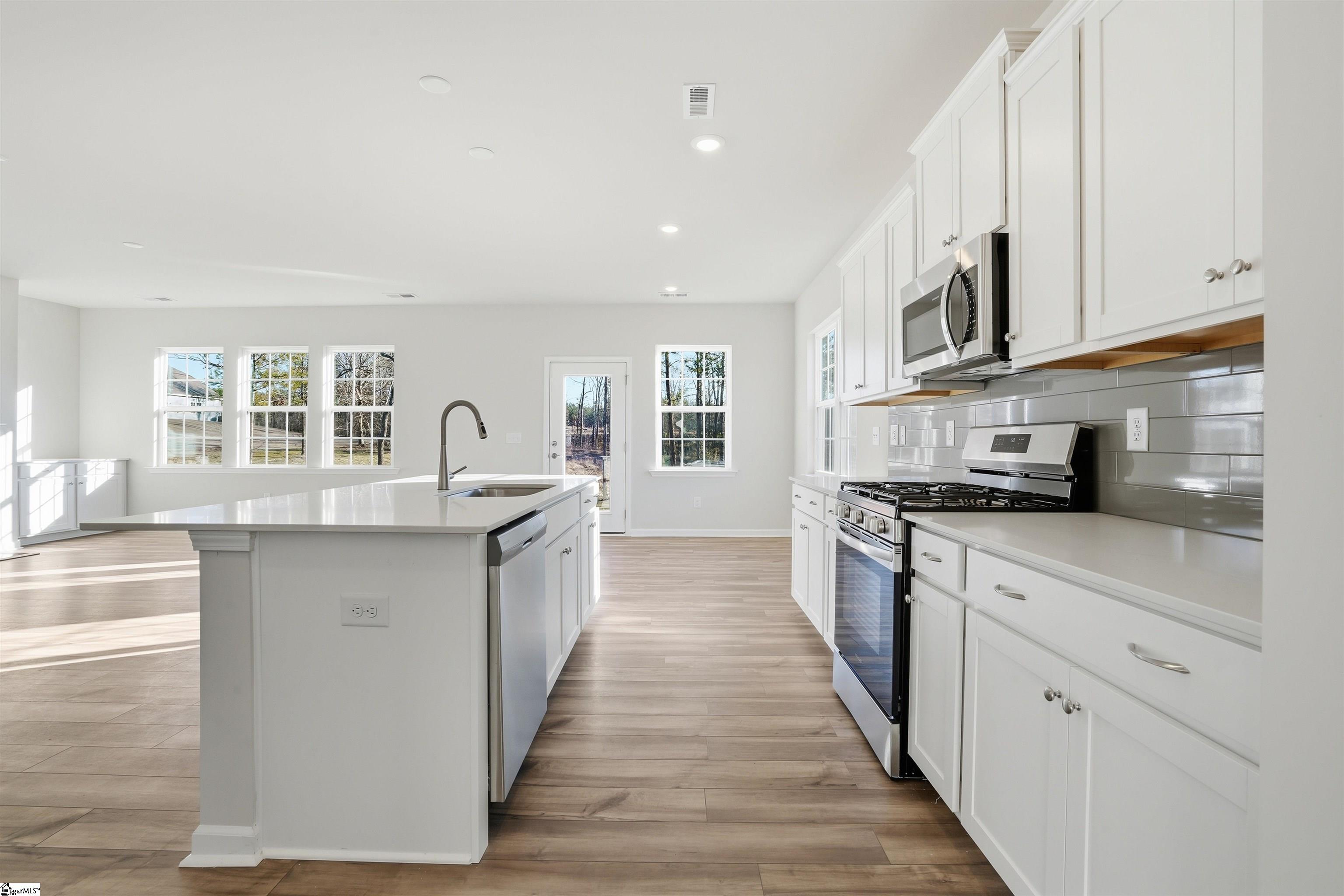 909 Kitson Court Property Photo 15
