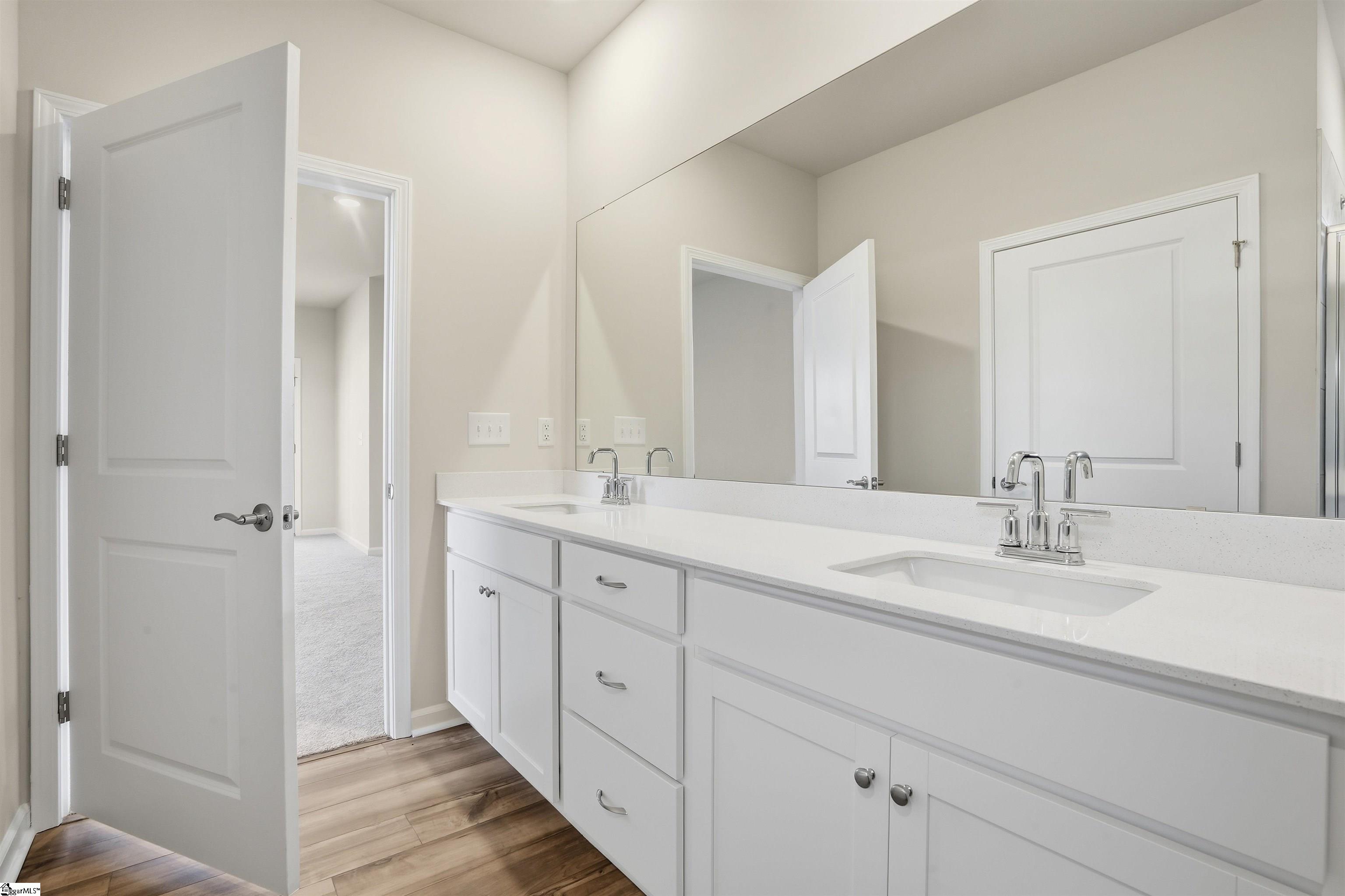 909 Kitson Court Property Photo 18