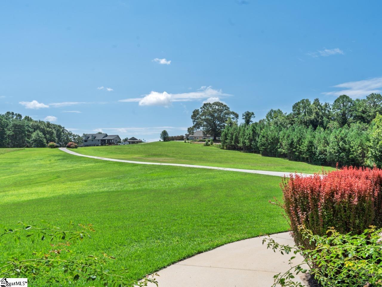 221 Heaven View Drive Property Photo 2