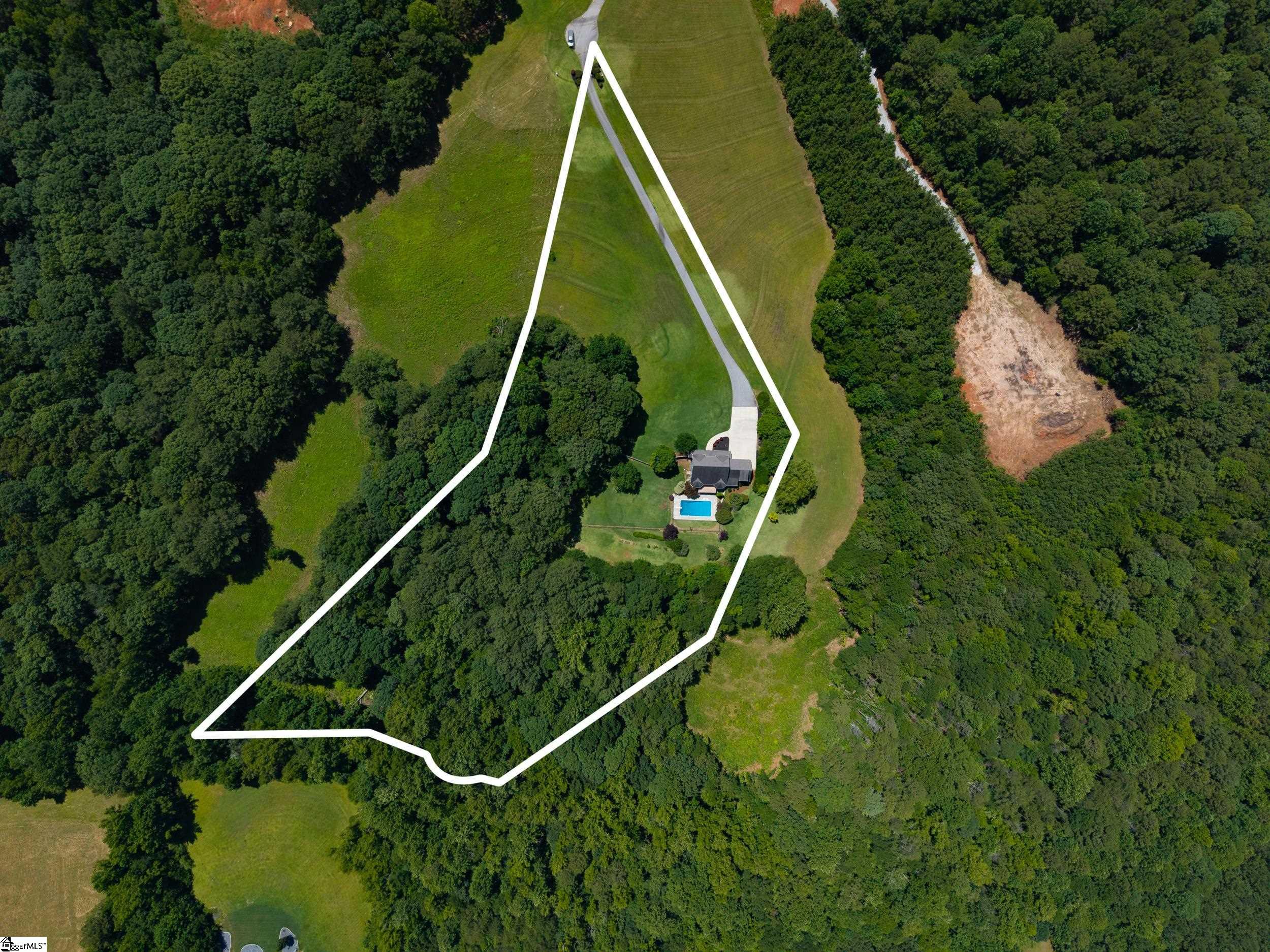 221 Heaven View Drive Property Photo 5