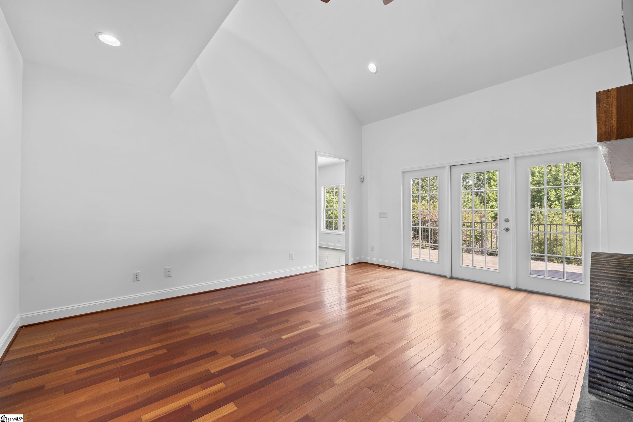 221 Heaven View Drive Property Photo 10