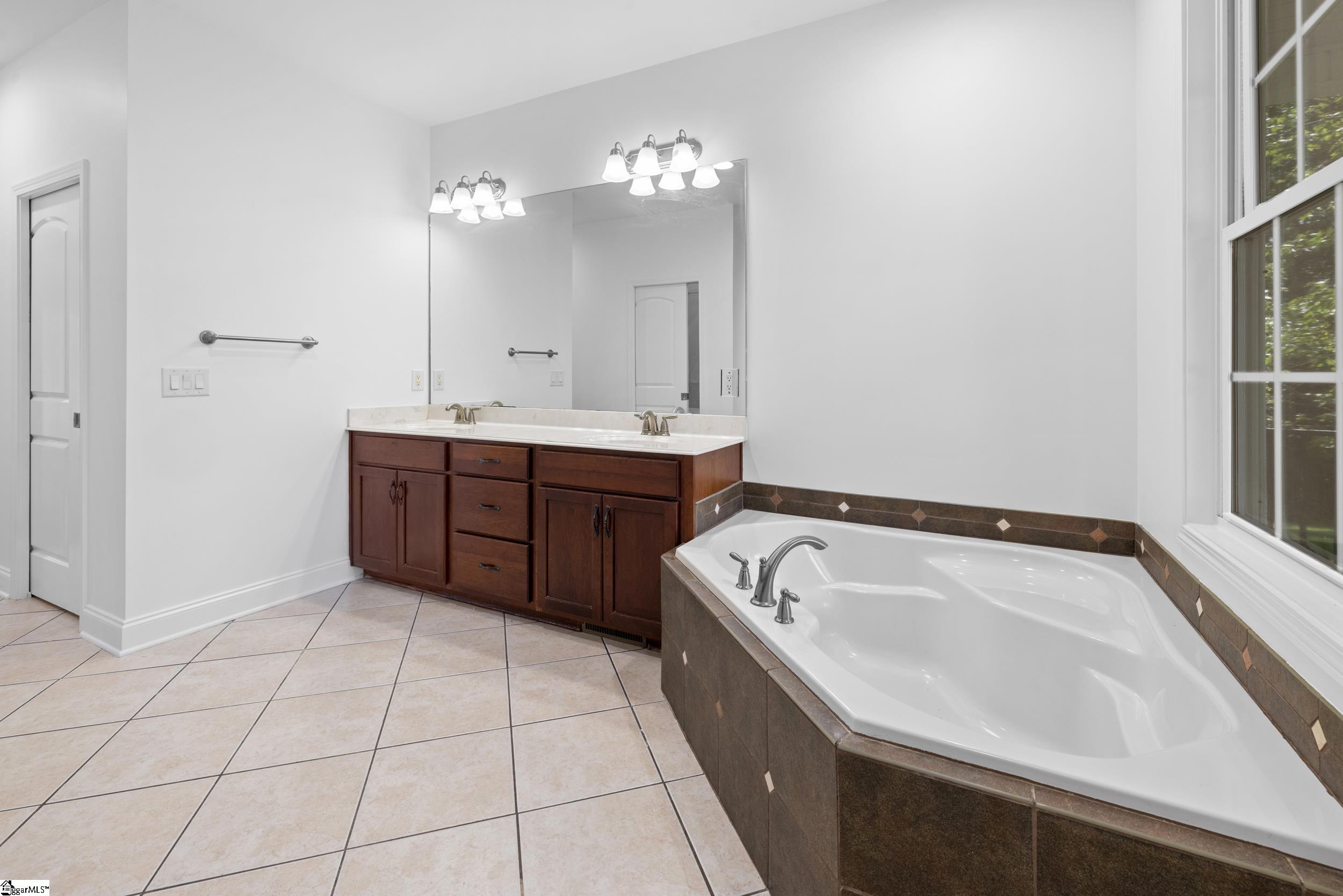 221 Heaven View Drive Property Photo 19