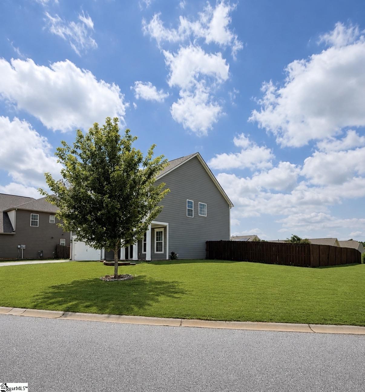 141 Rivermill Place Property Photo 3