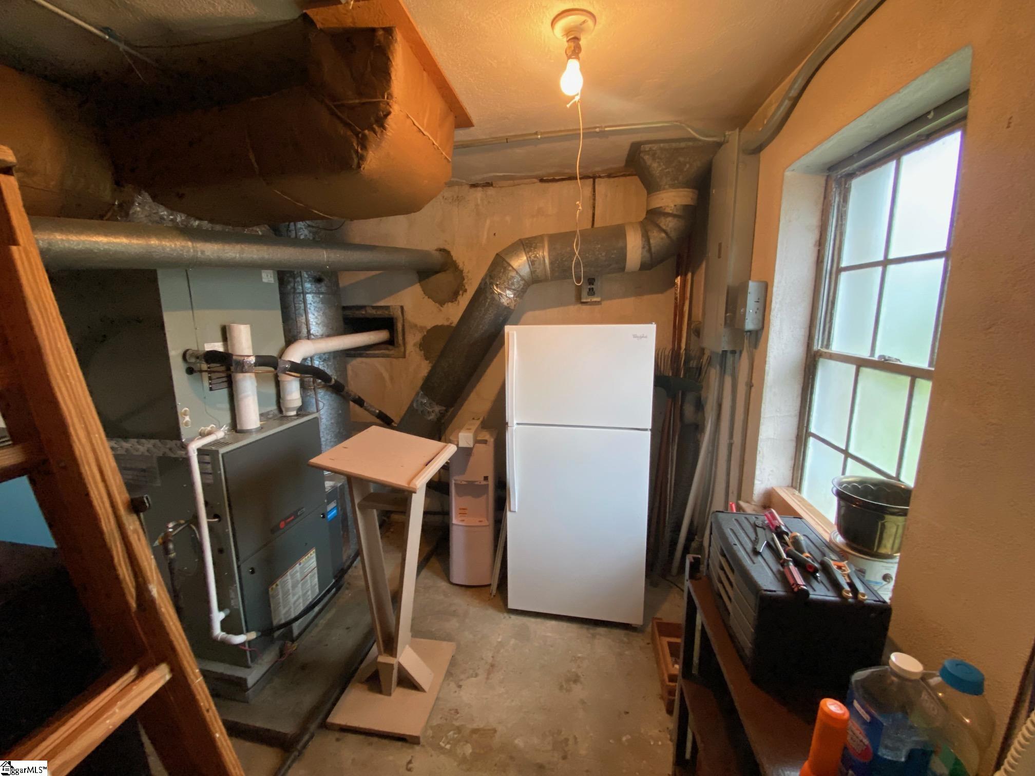 413 W Farley Avenue Property Photo 19